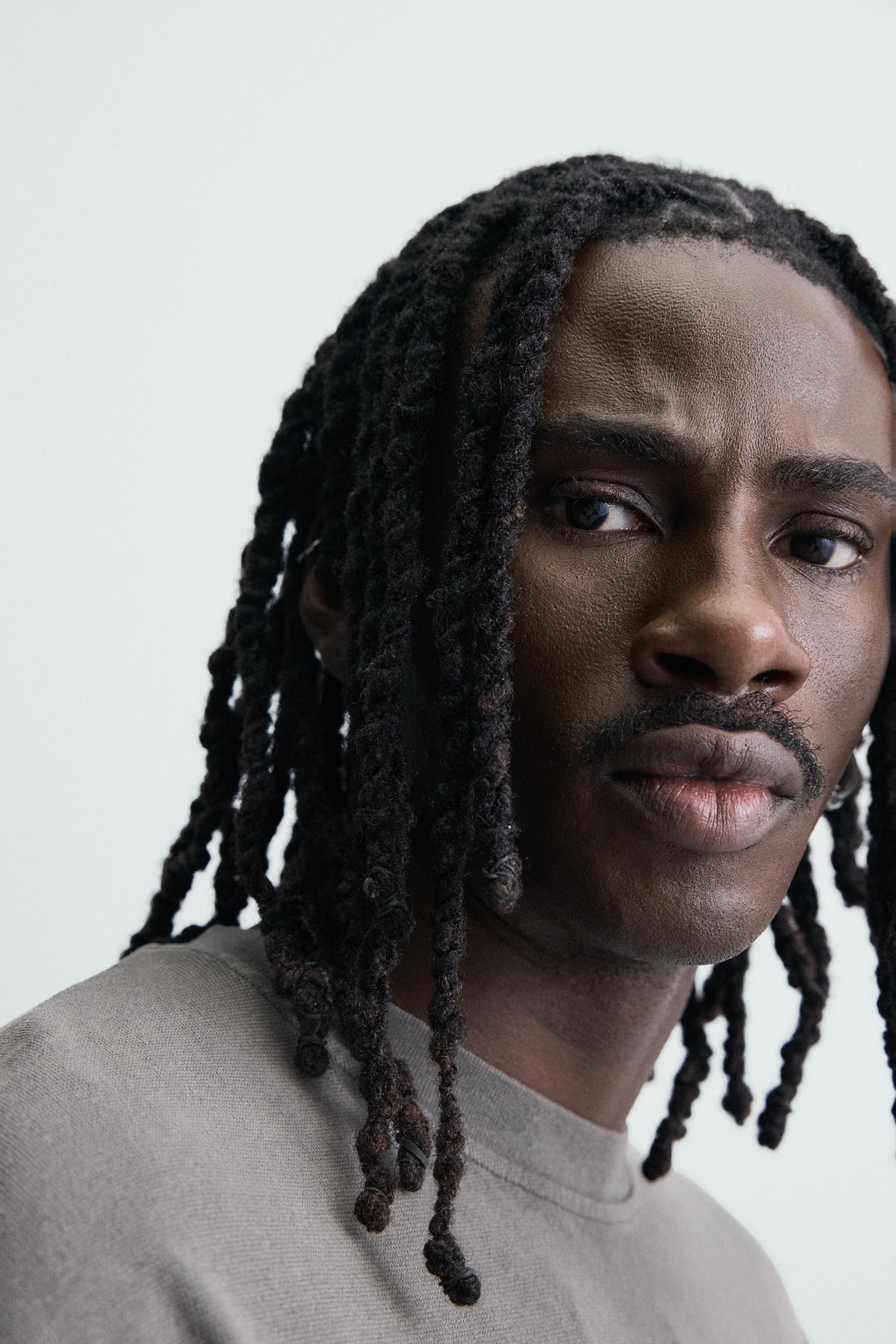 SUDADERA BOXY FIT ESTRUCTURA / Negro - Zara фото 5