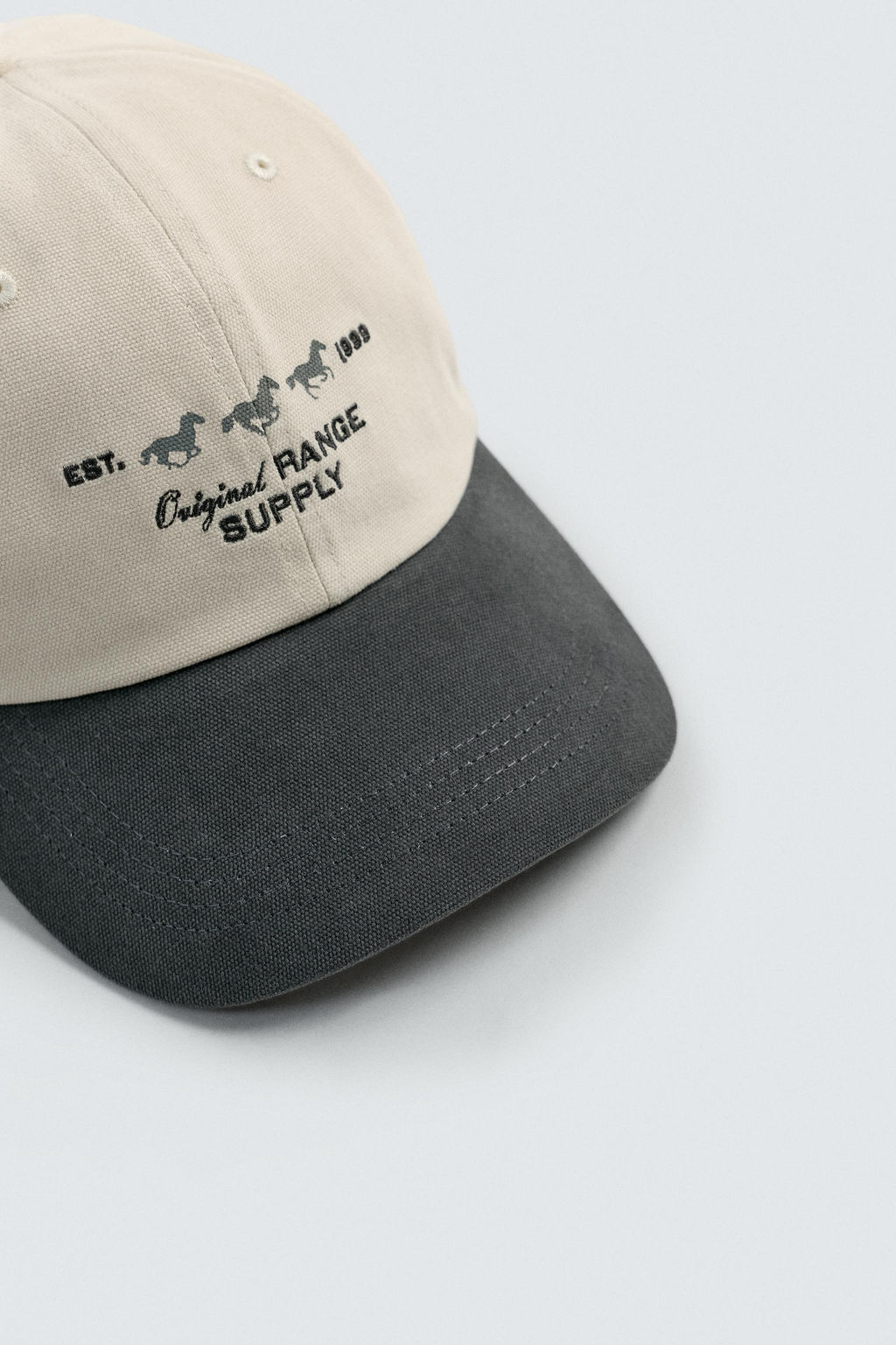GORRA BORDADO COMBINADO / Crudo / Marino