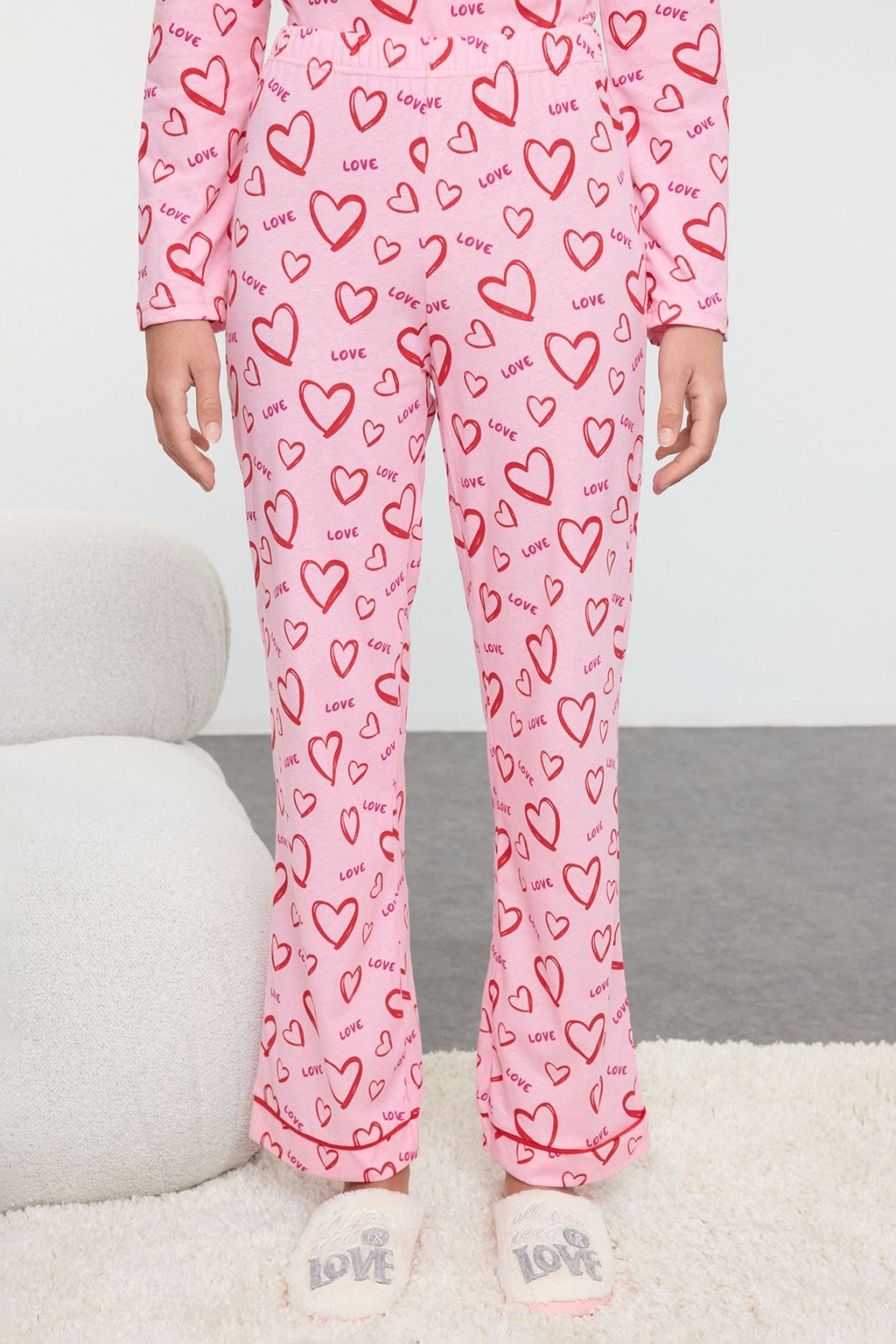 Trendyolmilla Pembe-Cok Renkli %100 Pamuklu Kalpli Biye Detayl? Orme Pijama Tak?m? THMAW25PT00191