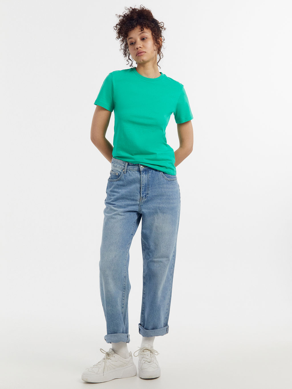 Футболка женская в зеленом цвете зеленый топаз 302680 - Mark formelle фото 2