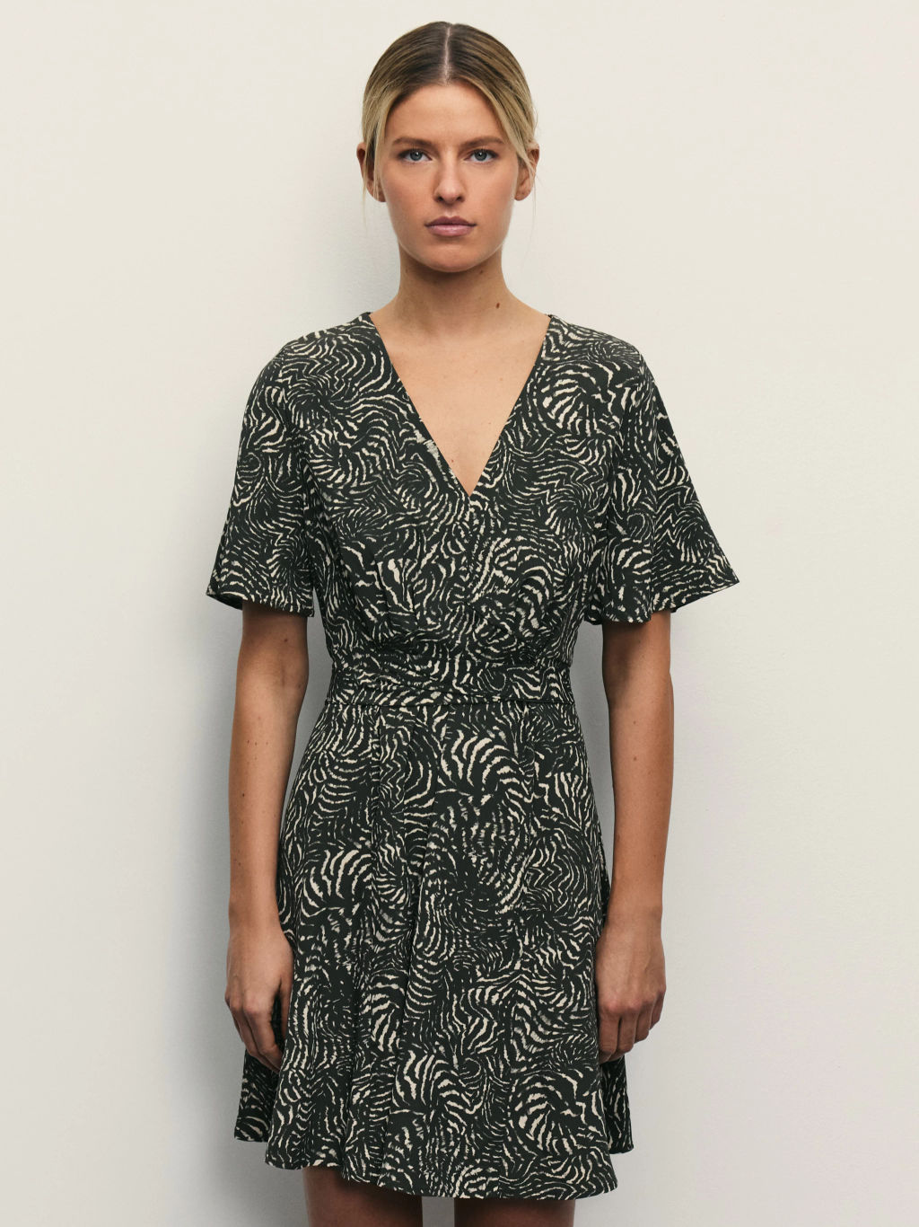 Платье мини с принтом / Zarina  фото 3