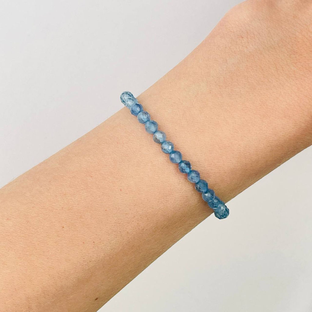 Браслет из Аквамарина (градиент) 17,5 см +