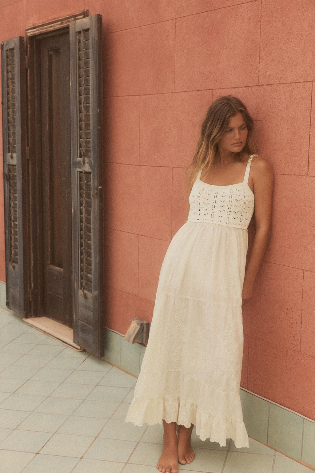 CONTRASTING KNIT DRESS