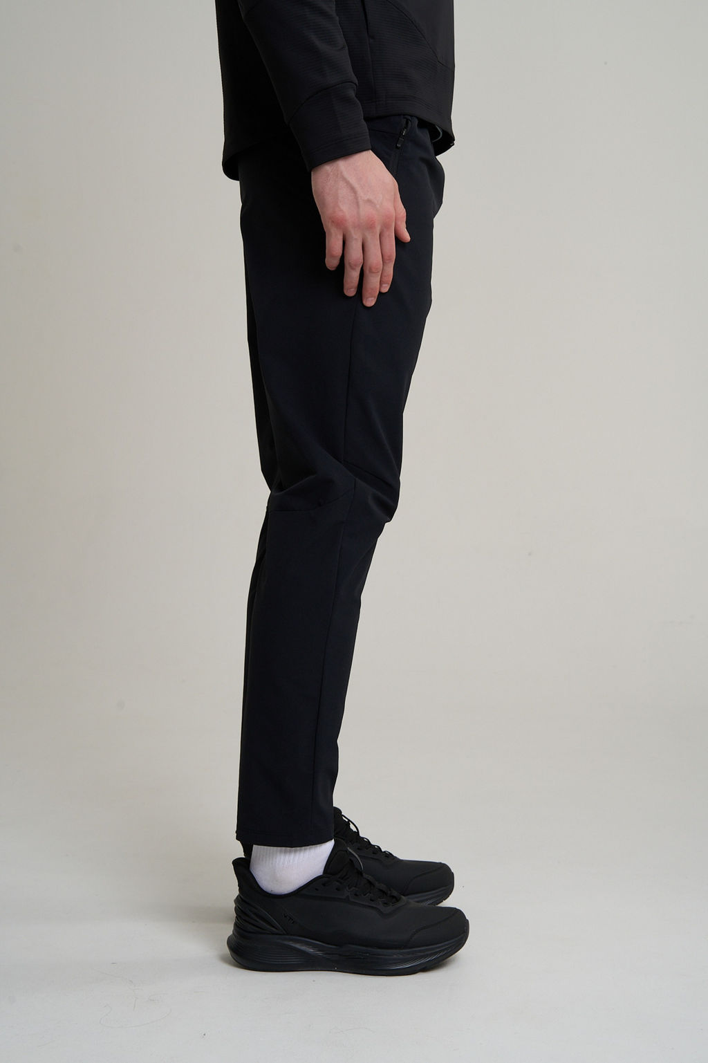 Брюки текстильные Черный ANTA RUNNING Woven Track Pants фото 4