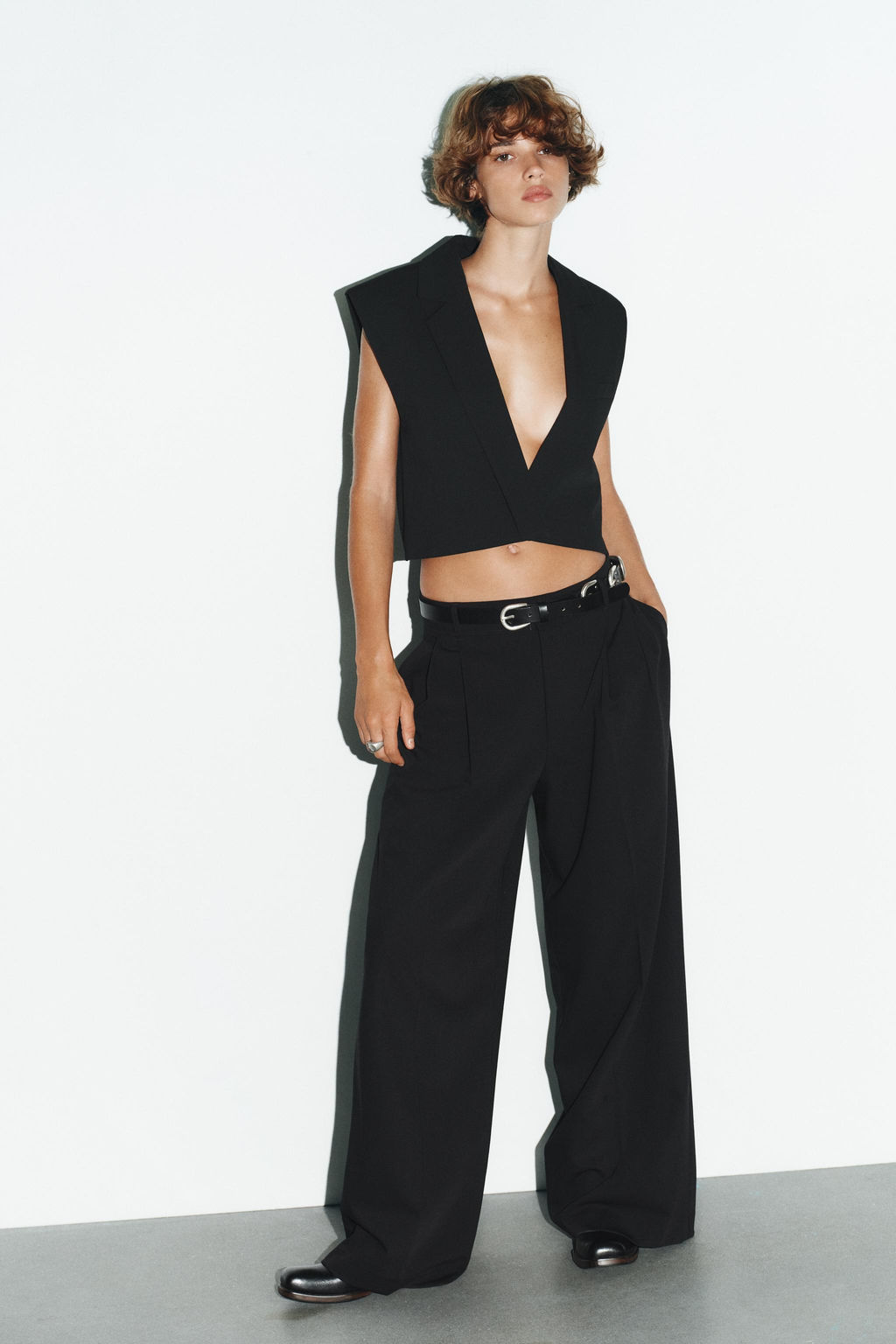 SHORT LAPEL WAISTCOAT