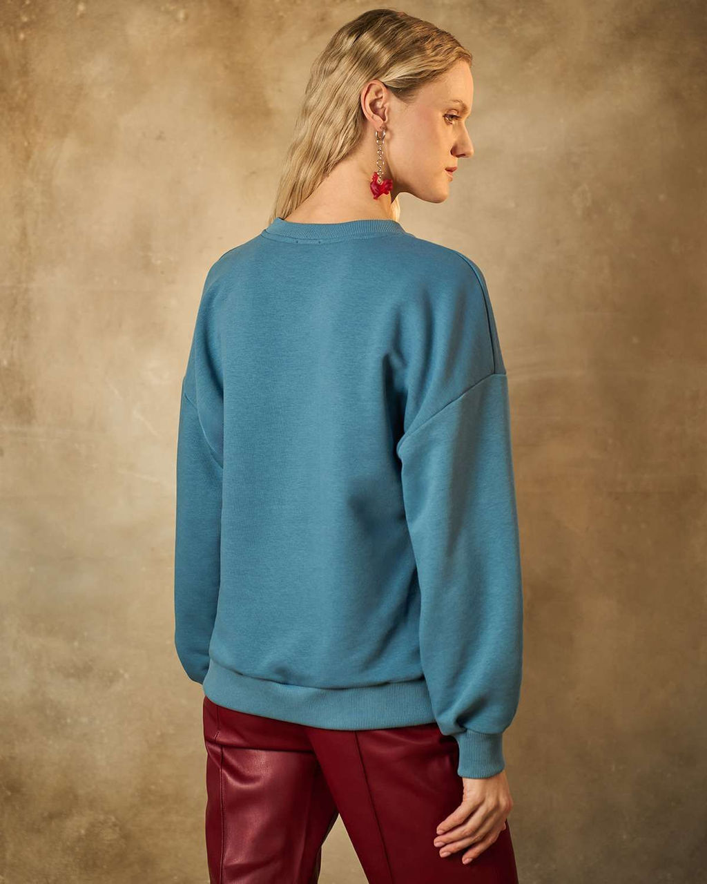 Свитшот с шёлковой нашивкой «Целуй» Футер 3-х нитка 95% хлопок, 5% лайкра