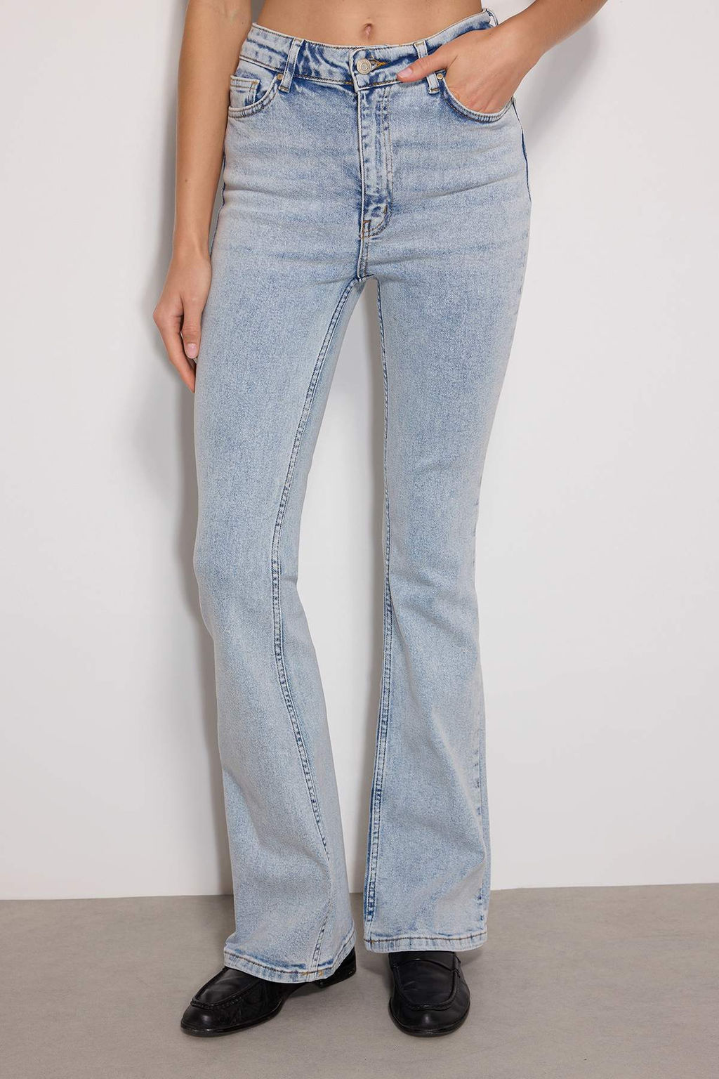 TRENDYOLMILLA Siyah More Sustainable Yuksek Bel Flare Jeans TWOSS23JE00063  фото 22