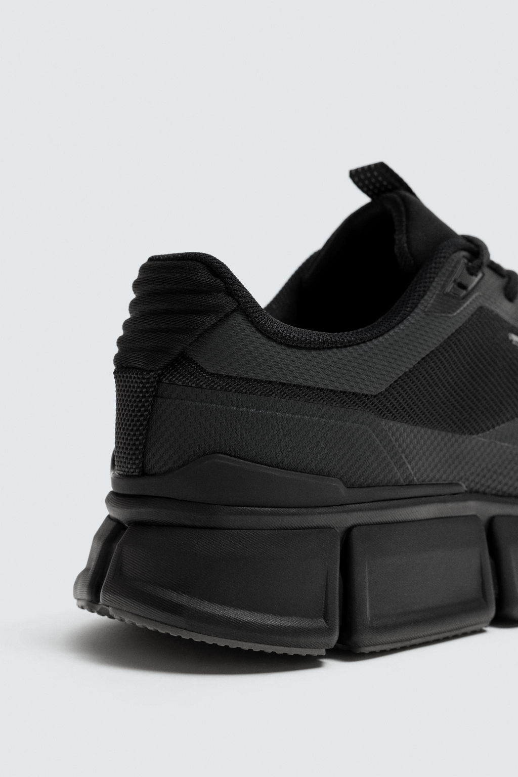 MONOCHROME TECHNICAL TRAINERS - Zara фото 11