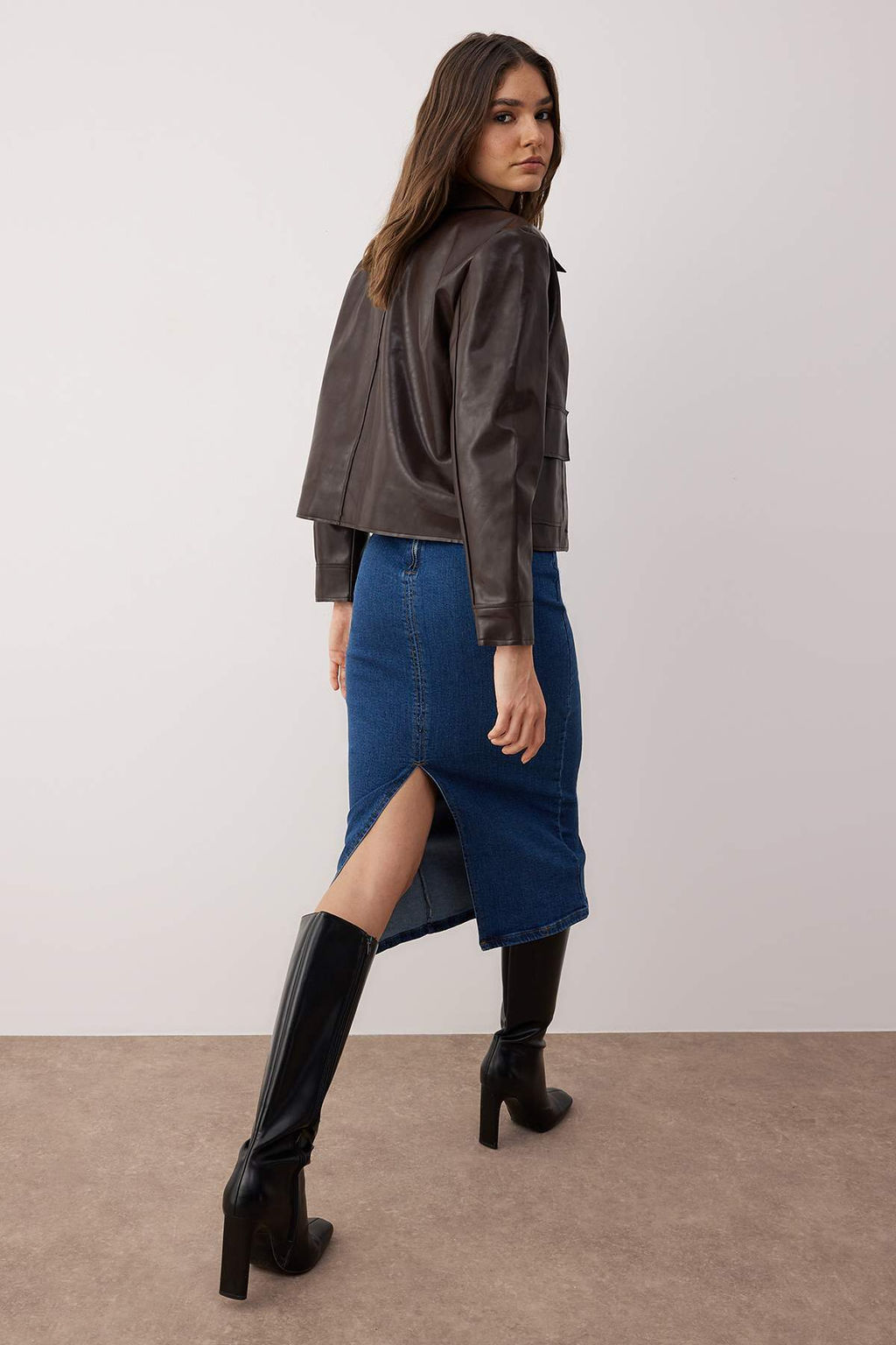 TRENDYOLMILLA Siyah More Sustainable Dikis Detayl? Midi Kalem Denim Etek TWOAW24ET00057  фото 2