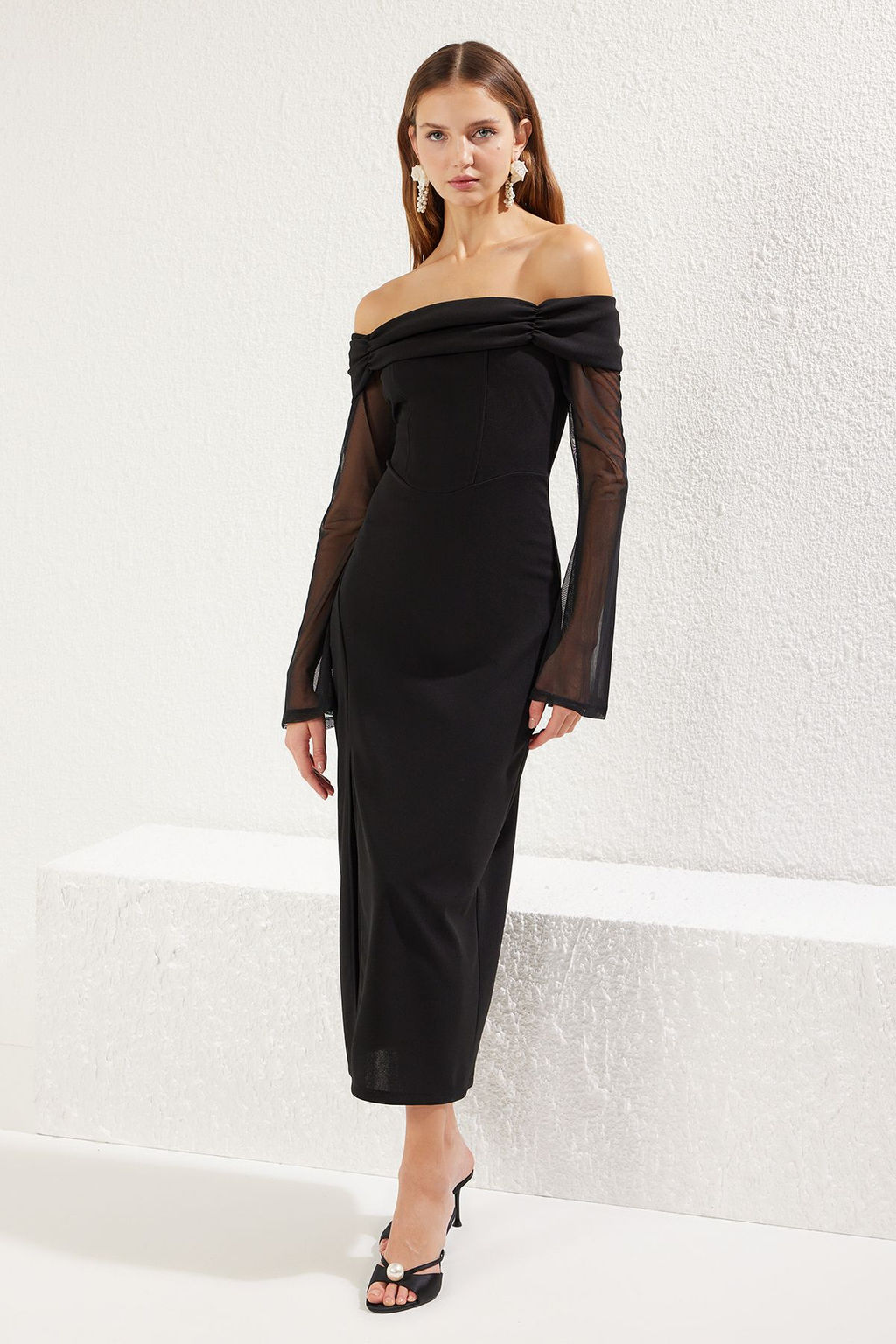 Trendyolmilla Siyah Vucuda Oturan Drapeli Krep Orme Midi S?k Elbise TPRSS25EL00176  фото 2