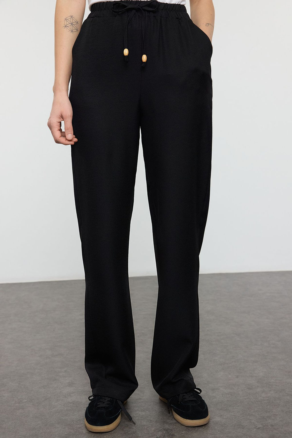 Siyah Straight/Duz Kesim Beli Lastikli Bagc?kl? Keten Gorunumlu Dokuma Pantolon TWOSS24PL00056 - Trendyolmilla фото 5