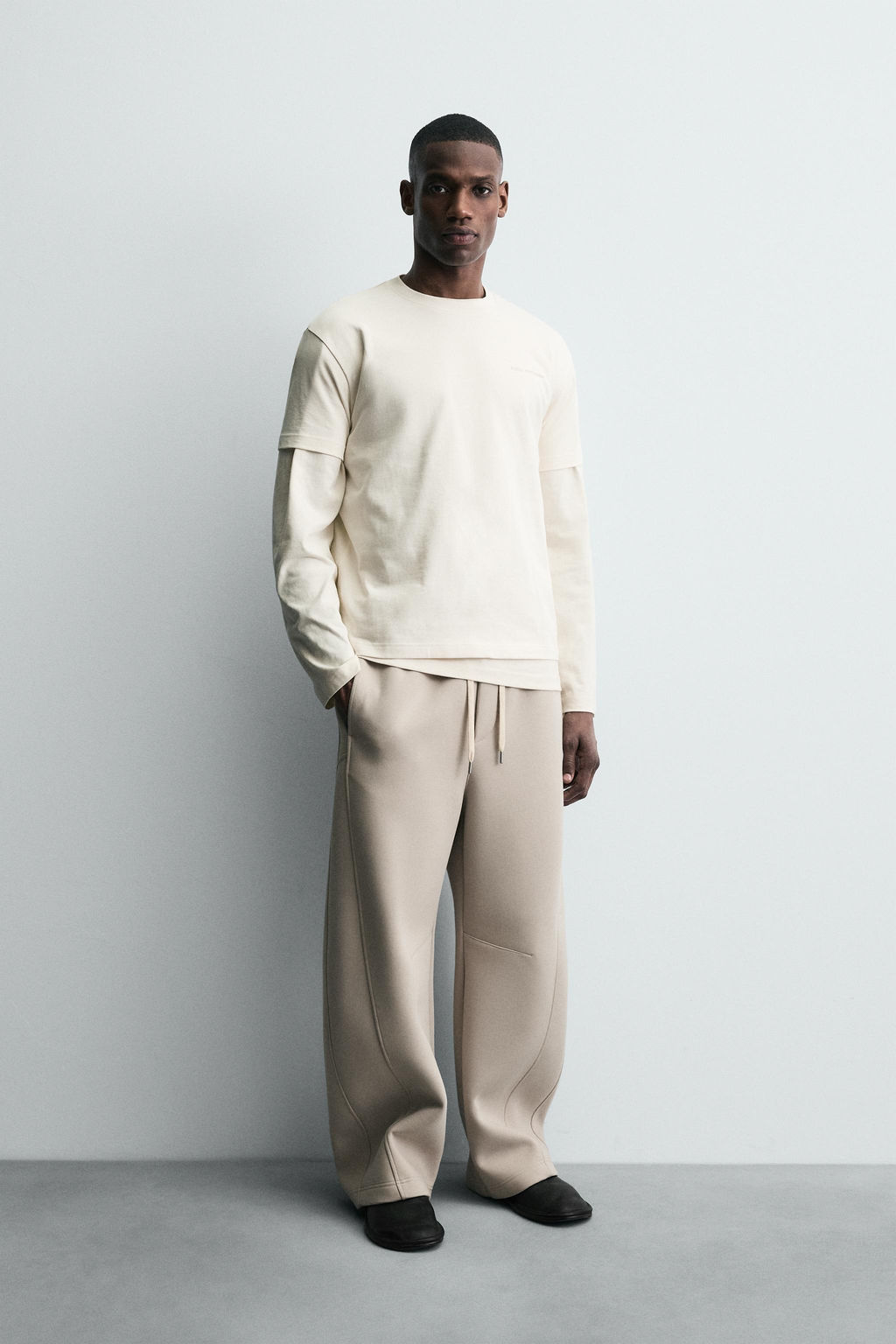 T-SHIRT WITH RAISED TEXT