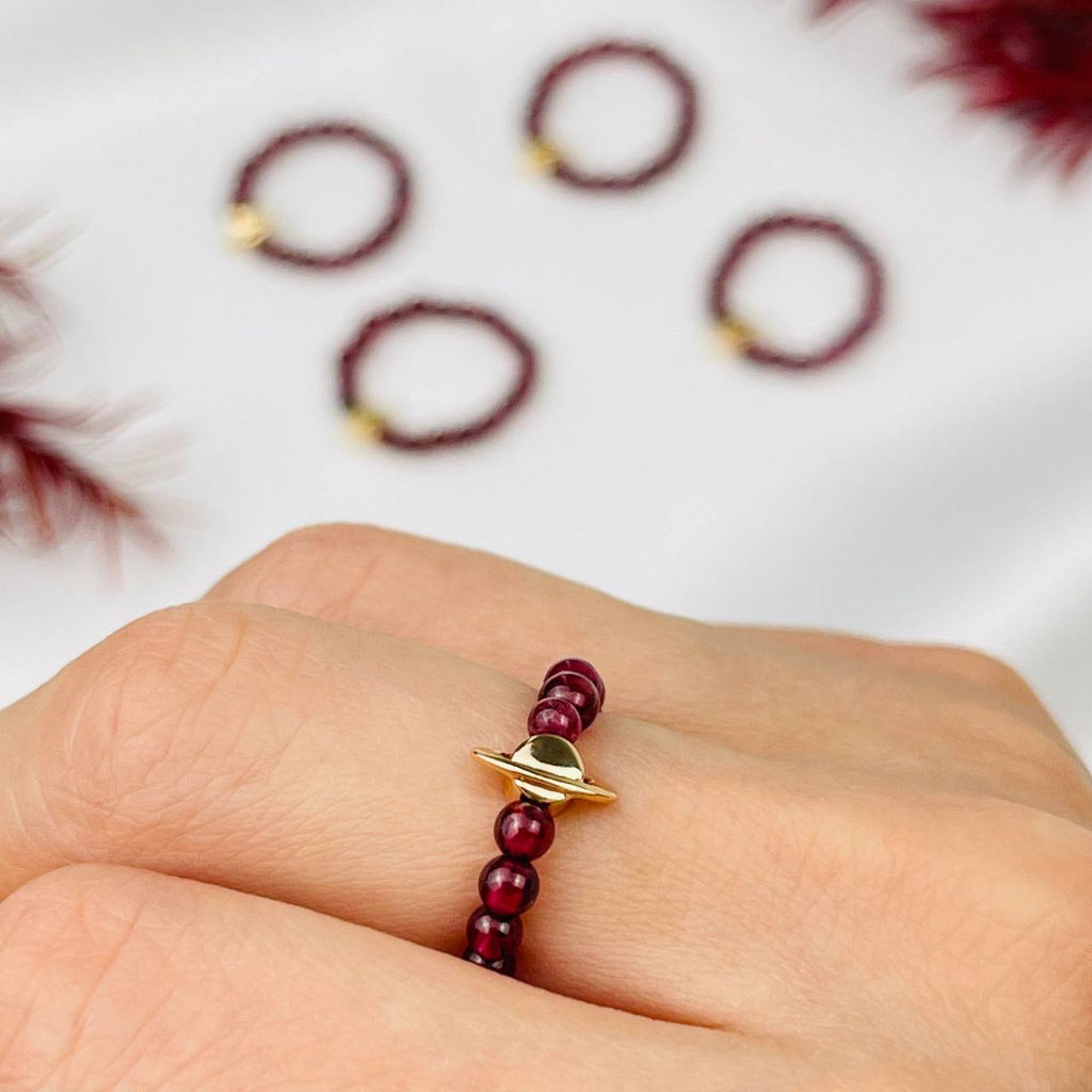 Кольцо на резинке из Граната 19 р.