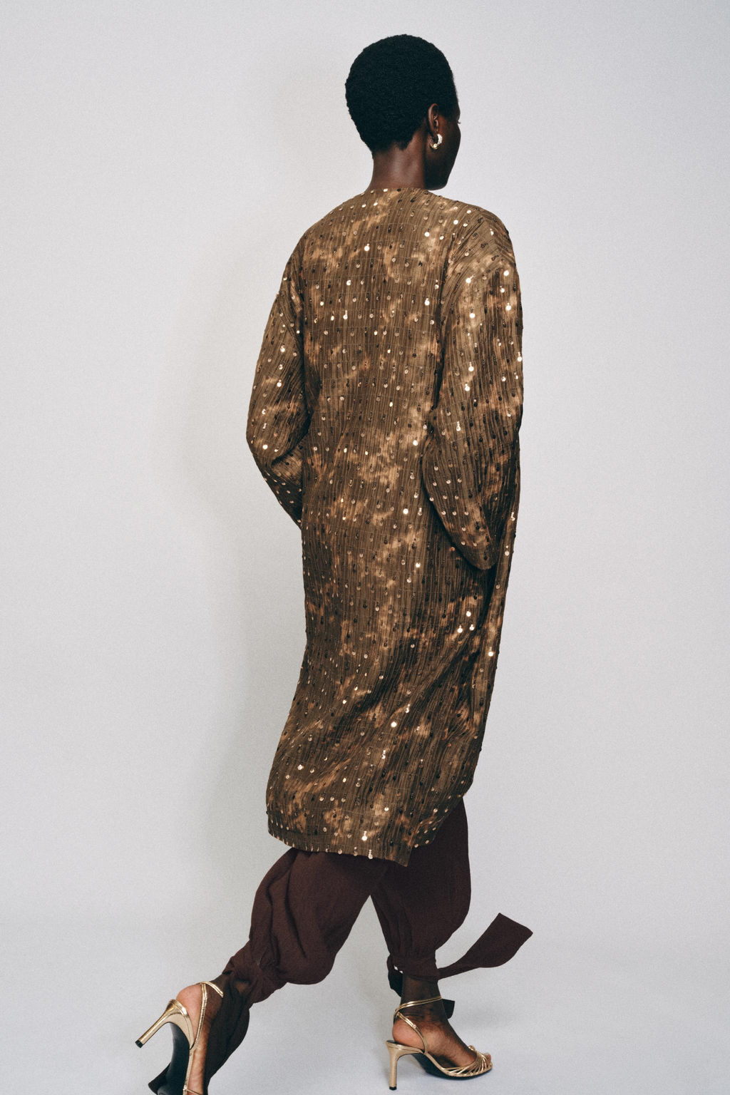 CHAQUETA LARGA KIMONO LENTEJUELAS / kaki oscuro - Zara фото 3