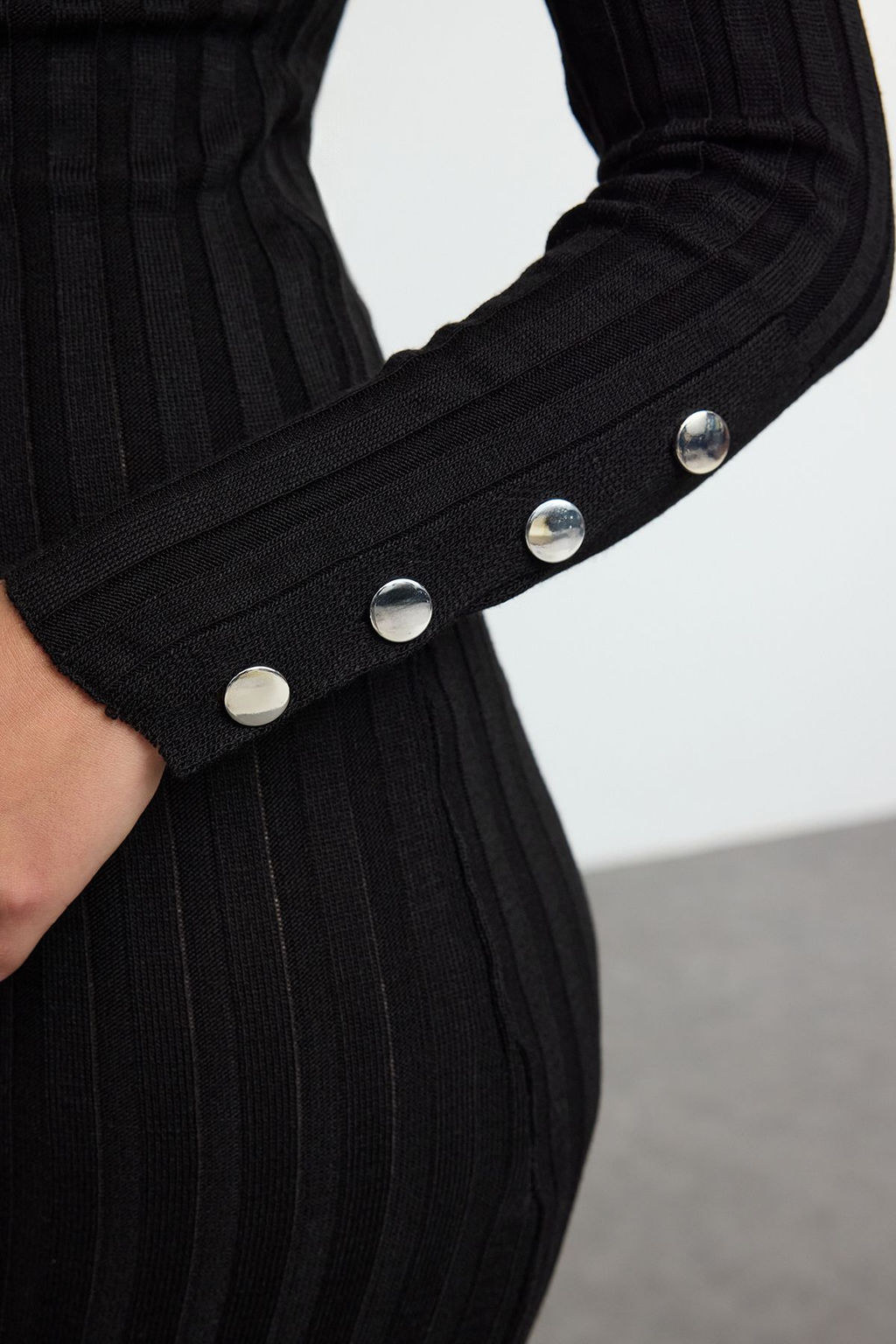 Siyah Midi Triko Basic V Yaka Elbise TWOAW25EL00048 - Trendyolmilla фото 4