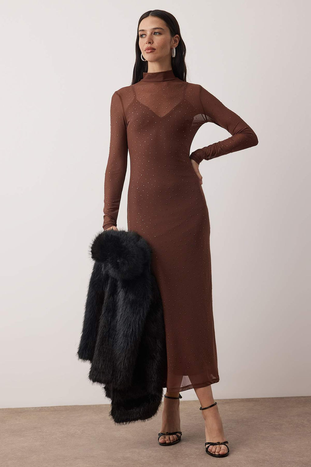 TRENDYOLMILLA Limited Edition Siyah Parlak Tasl? Tul Elbise TPRAW24EL00208  фото 5