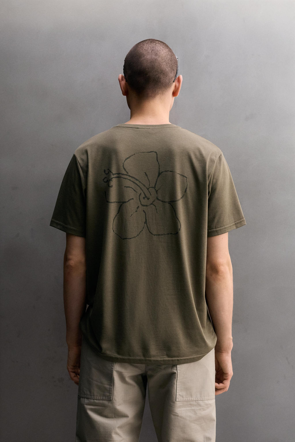CAMISETA T?CNICA ESTAMPADO FLOR / Verde - Zara фото 3