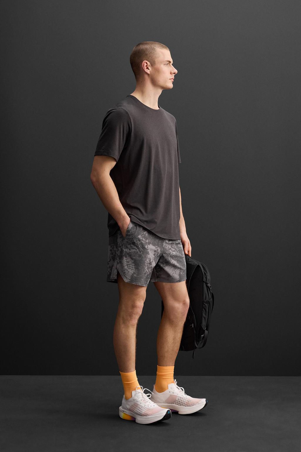 TEXTURED TRAINING T-SHIRT - Zara фото 5