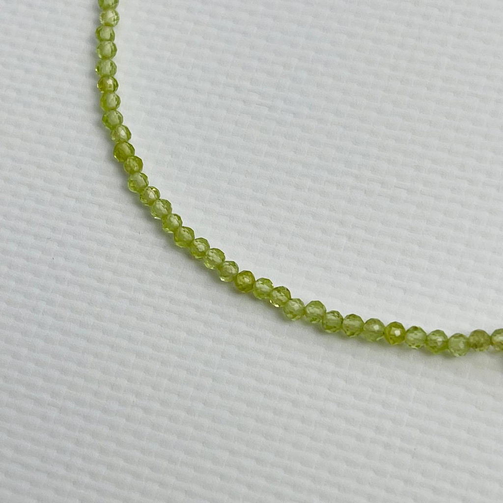 Колье из Хризолита