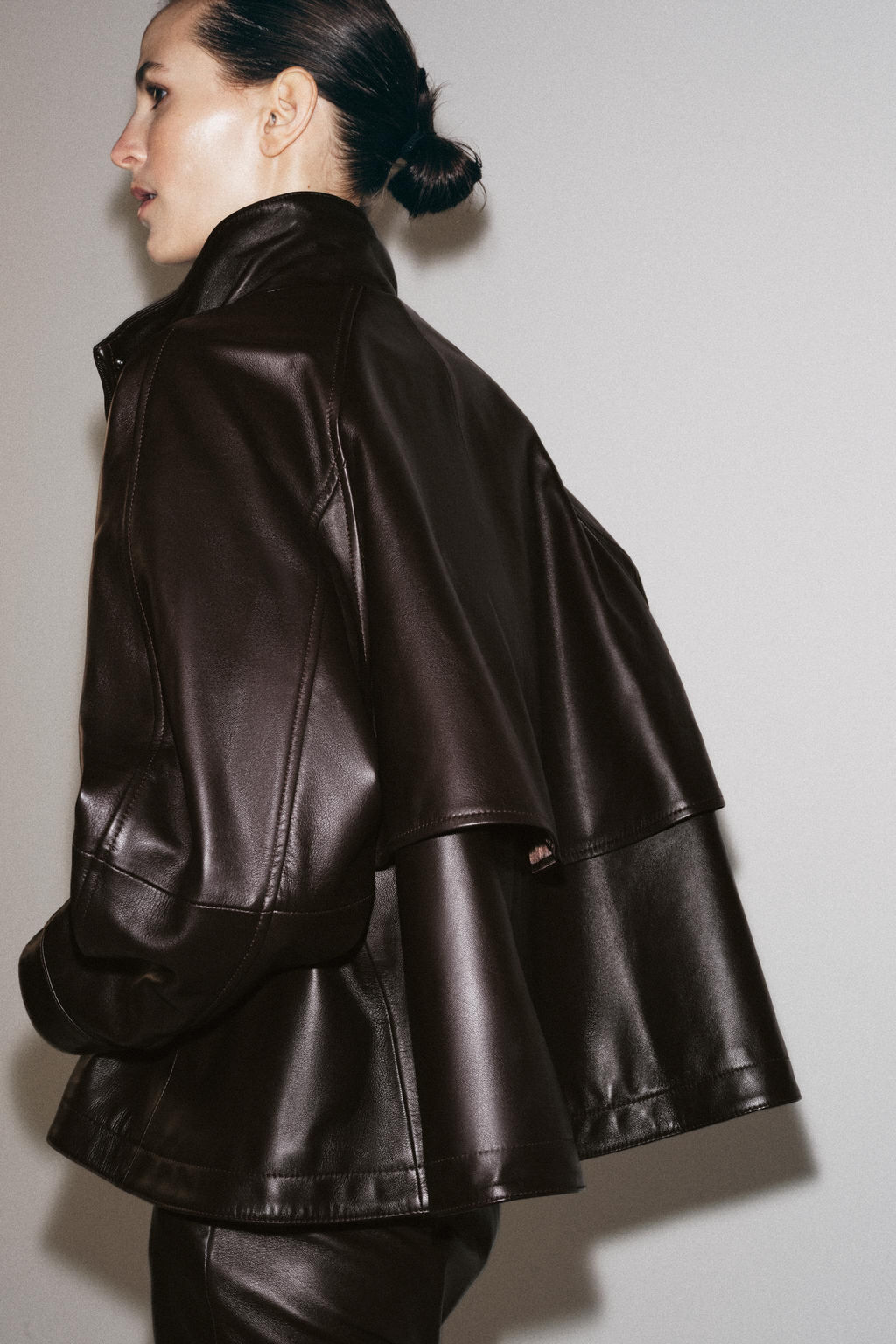 CHAQUETA BOMBER PIEL 100% ZW COLLECTION / Marr?n - Zara фото 4