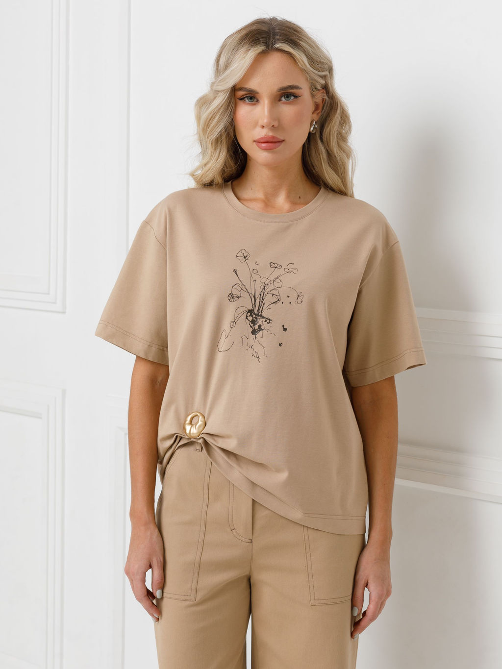 Футболка с принтом и брошью - Stilla фото 3