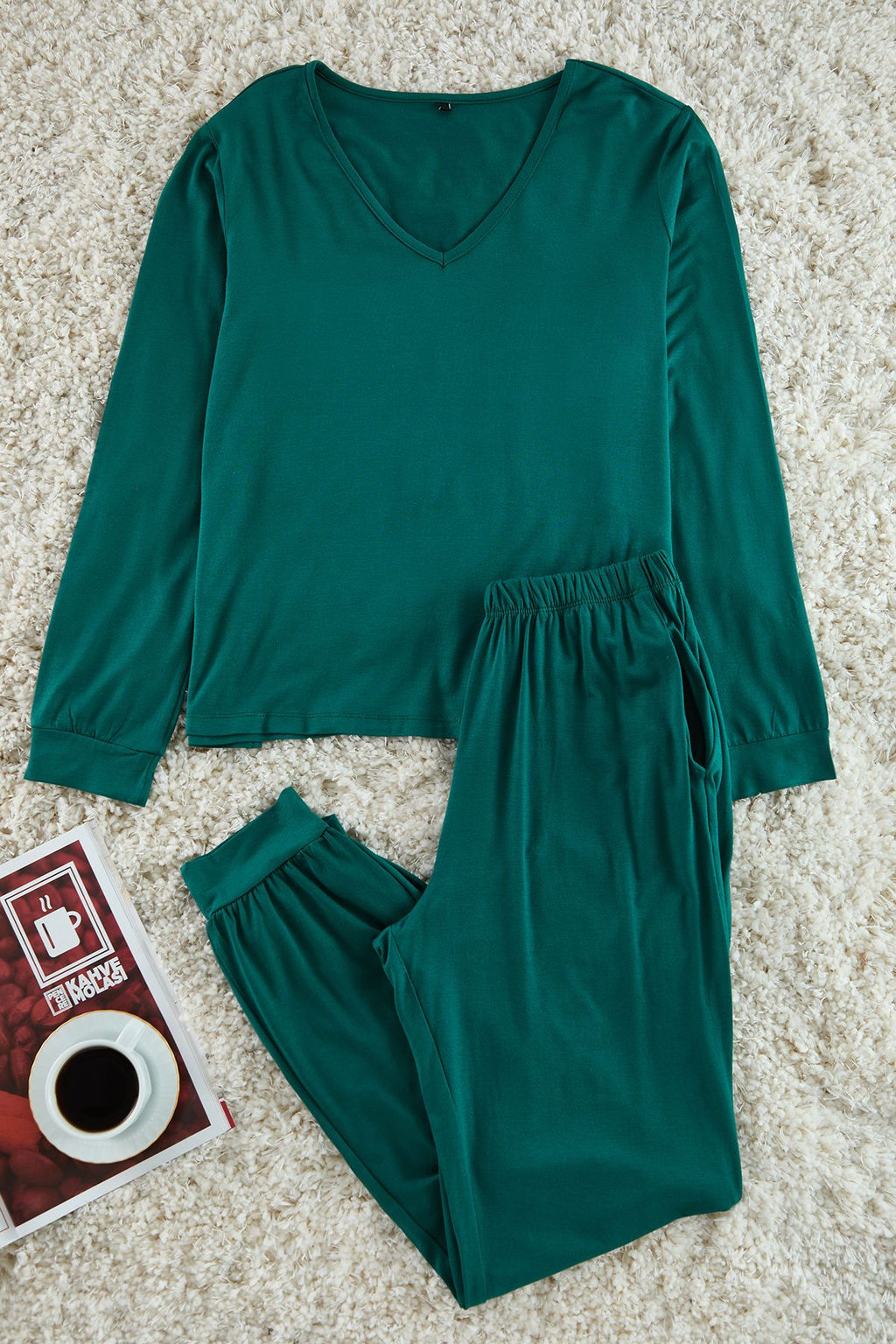 Trendyolmilla Zumrut Yesili V Yaka Cep Detayl? Orme Pijama Tak?m? THMAW21PT0062