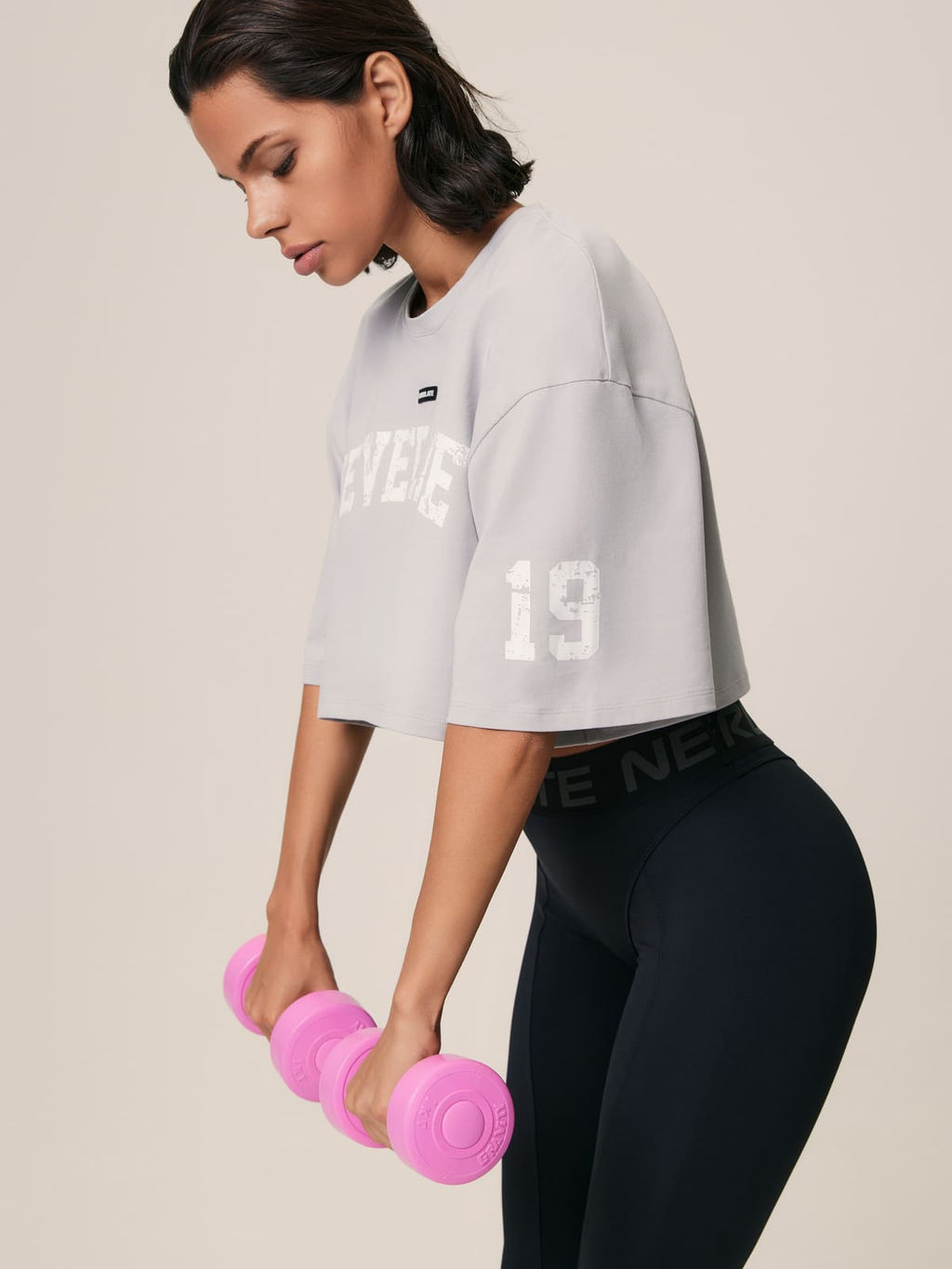 Укороченная футболка оверсайз