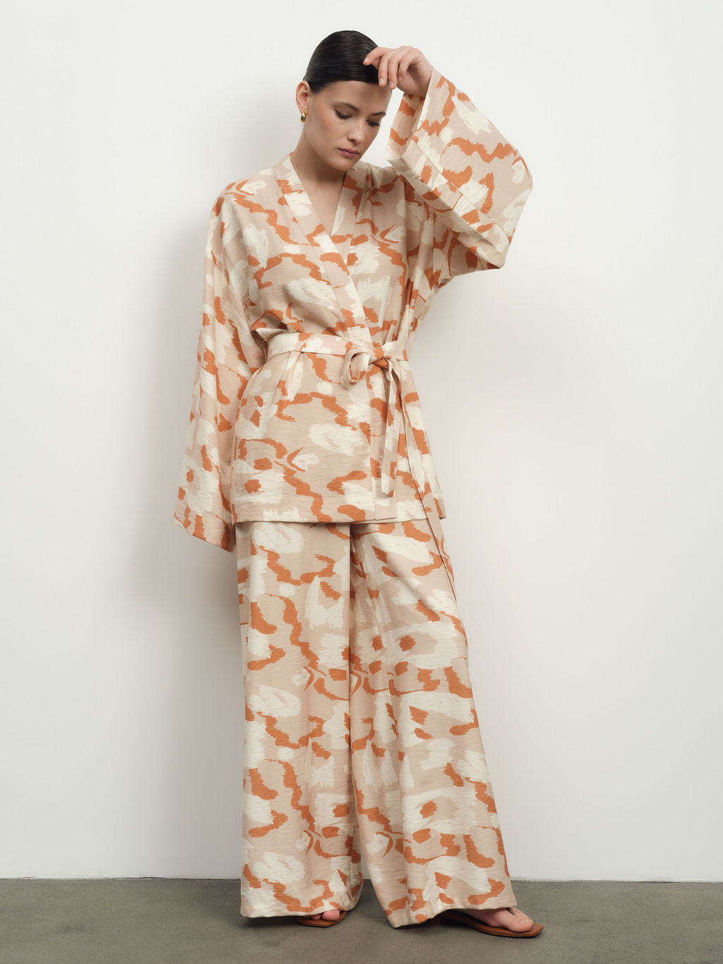 Жакет-кимоно из вискозы 42367 серый с принтом