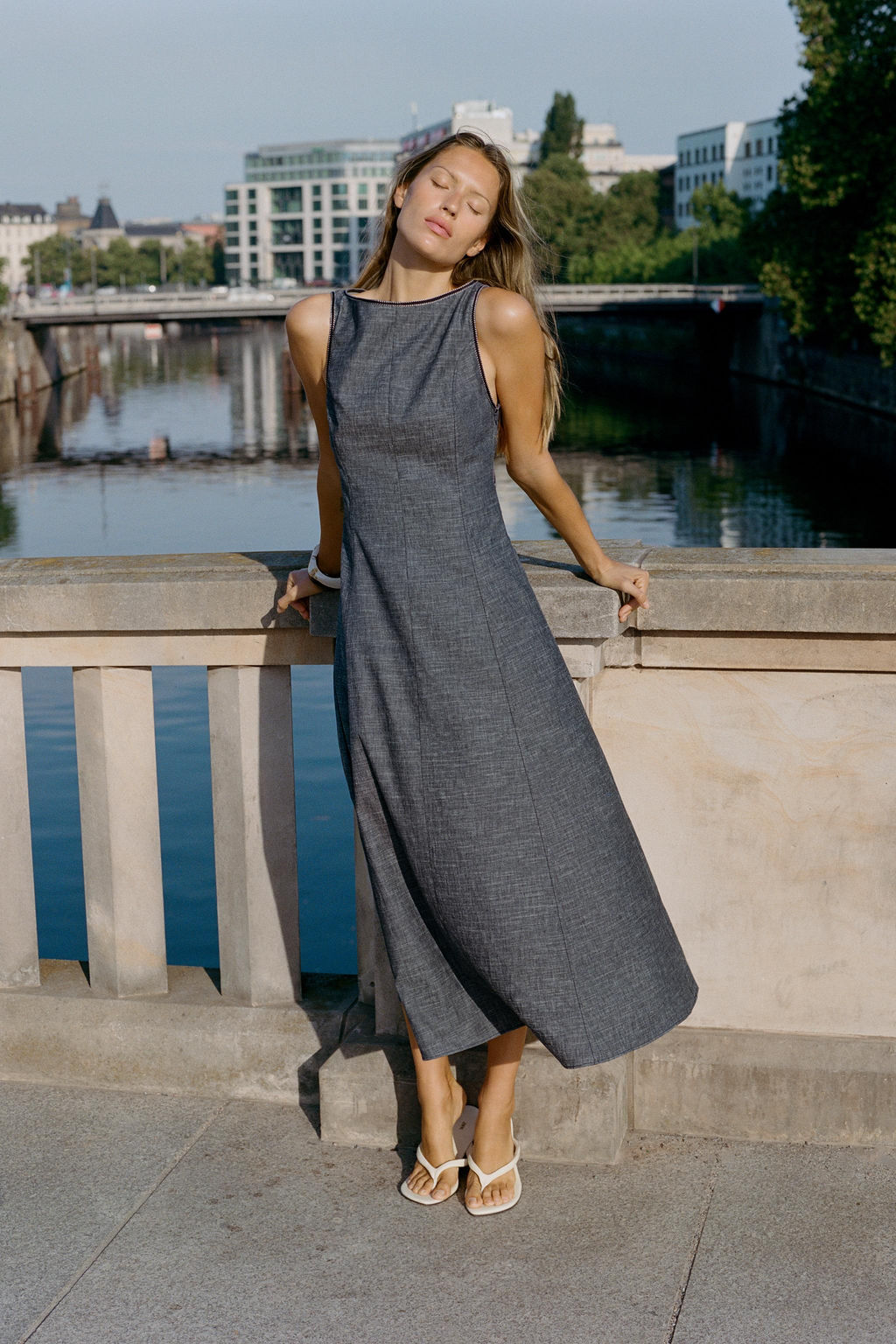 VESTIDO MIDI ESPALDA DESCUBIERTA / ?ndigo - Zara фото 2