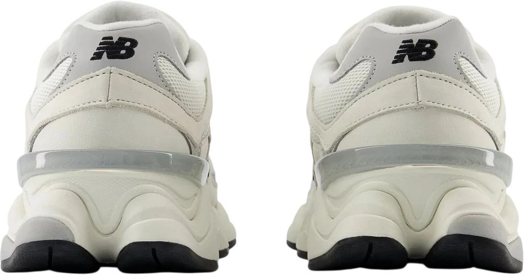 Кроссовки взрослые