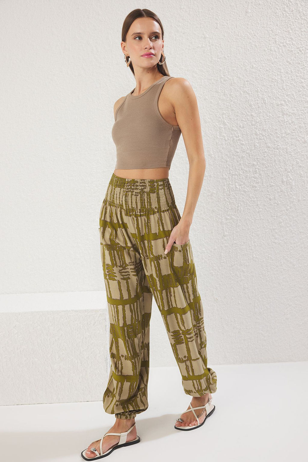 TRENDYOLMILLA K?rm?z? Etnik Desenli Pacalar? Lastikli Salvar Form Dokuma Pantolon TWOSS25PL00063 фото 2