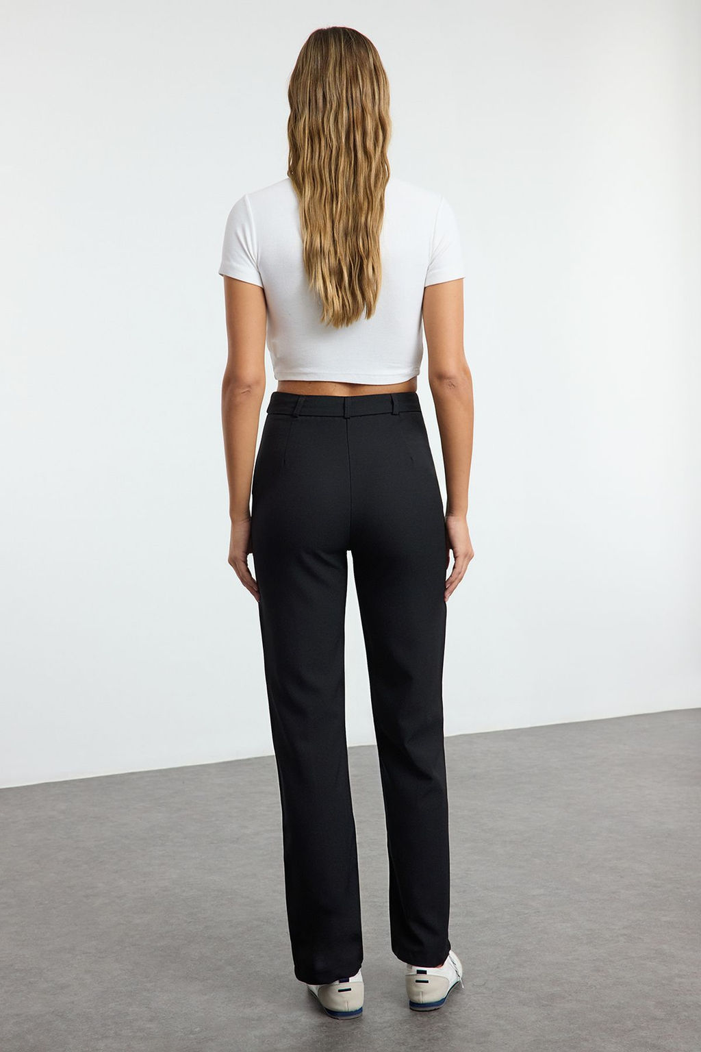 Siyah Straight/Duz Kesim Yuksek Bel Nervur Dikisli Dokuma Pantolon TWOSS21PL0093