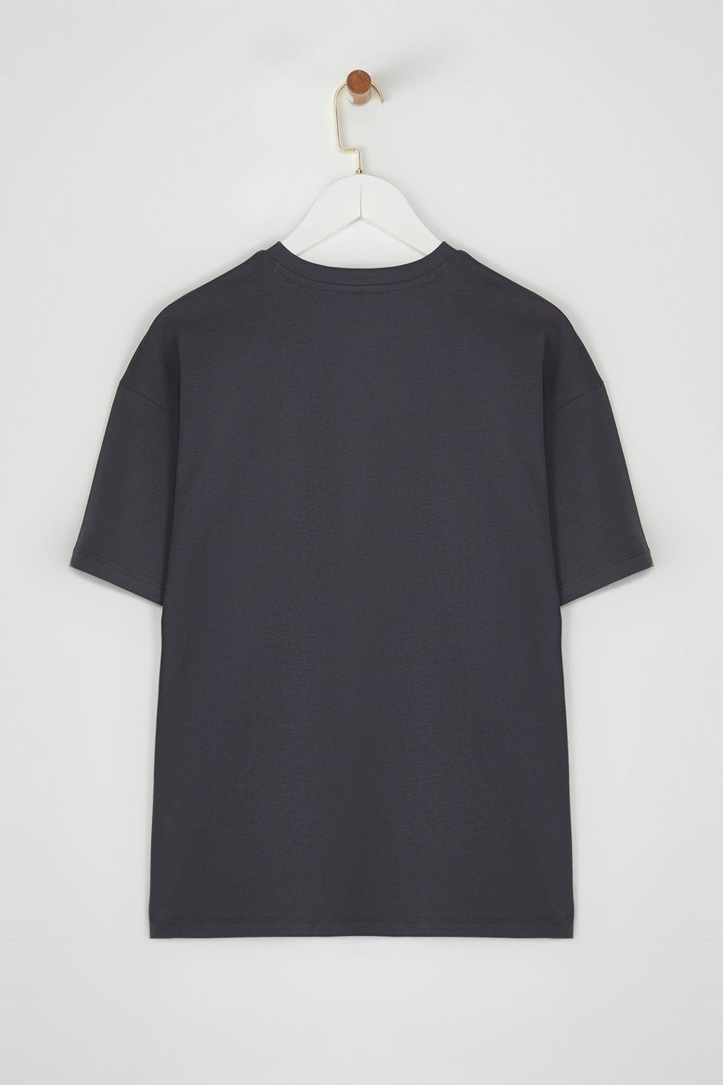 Trendyolmilla Antrasit %100 Pamuk Oversize/Genis Kal?p Bask?l? Orme T-Shirt TWOSS25TS00075  фото 6
