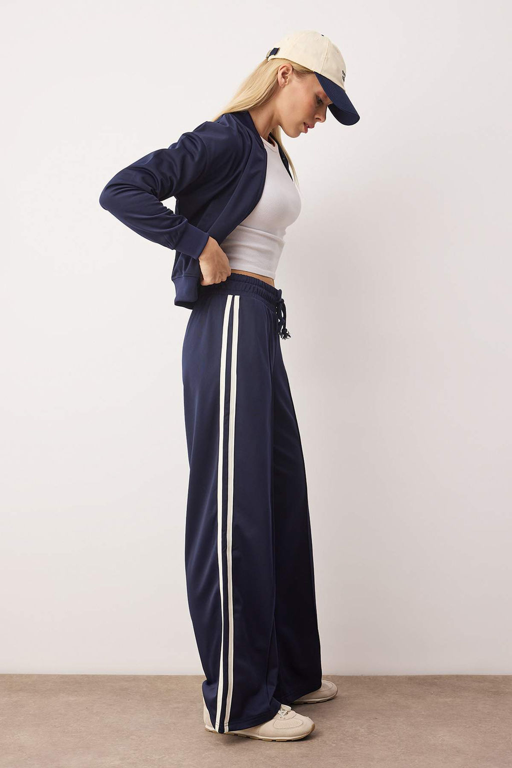 Lacivert Cizgili Dalg?c/Scuba Kumas Spor Orme Esofman Alt? THMAW26EA00008 - Trendyolmilla фото 2