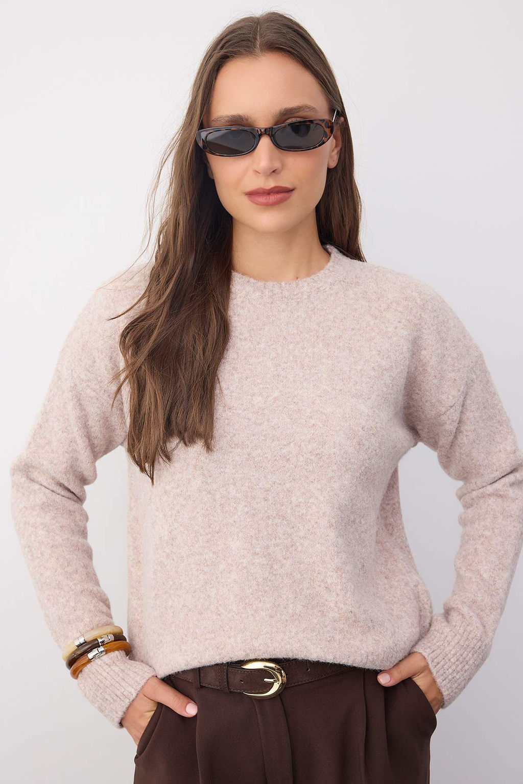 Wardrobe Essentials Gri Yun Kar?s?ml? Tuylu Premium Iplik Genis Kal?p Triko Kazak | TWOAW26KZ00125 - Trendyolmilla фото 7