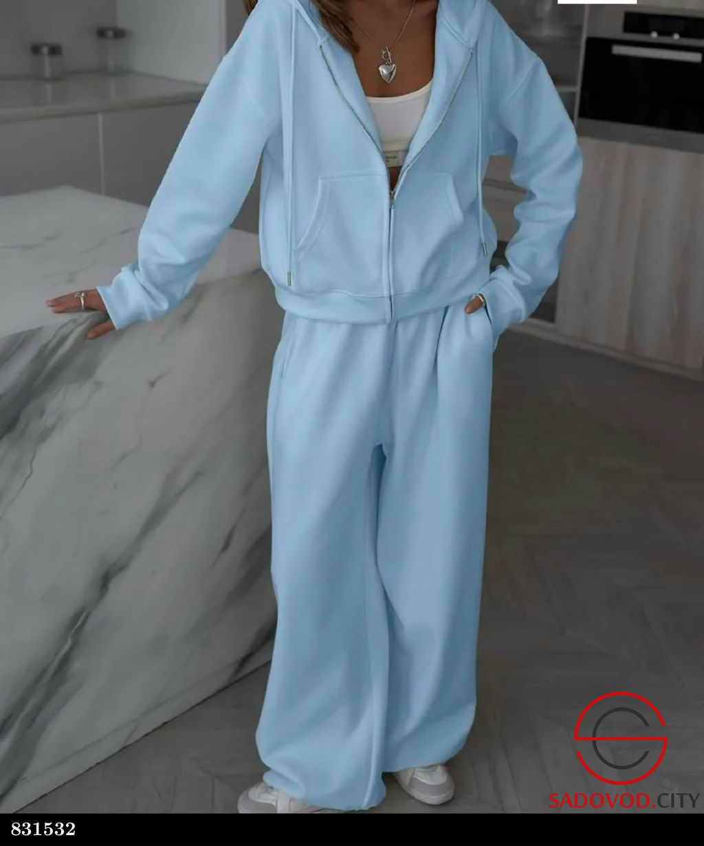 Спортивный костюм женский