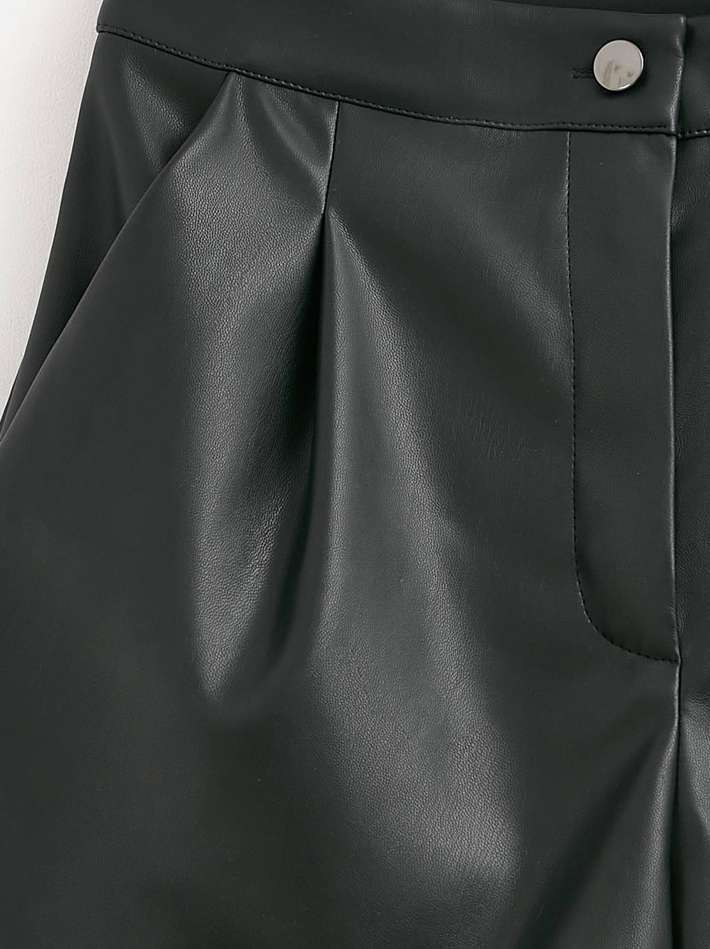 CONTE LS 2418 Шорты женские black black