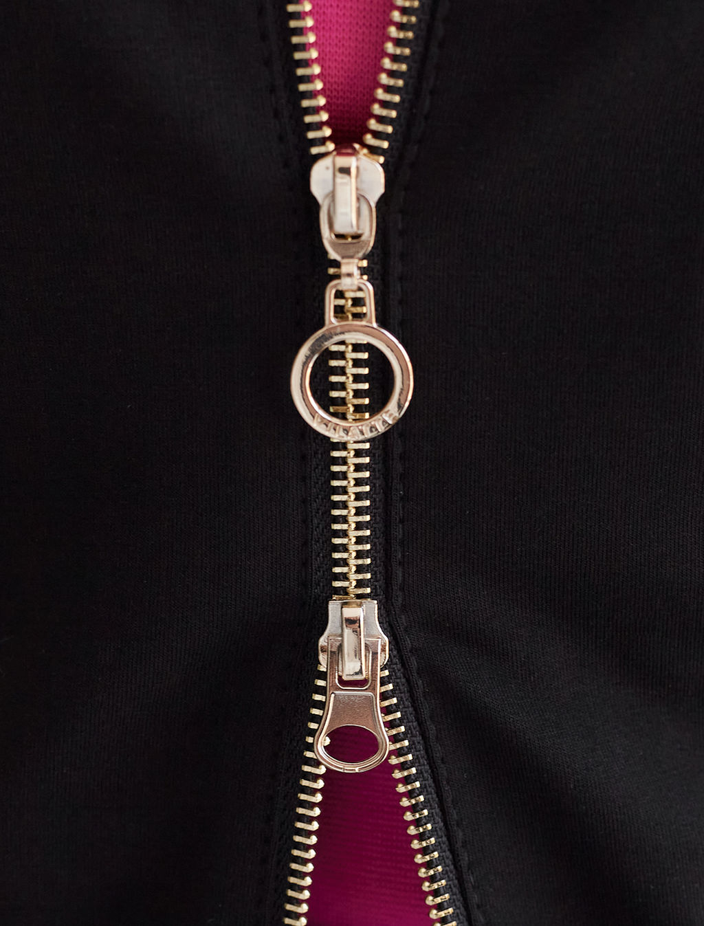 D49.128 Джемпер женский черный