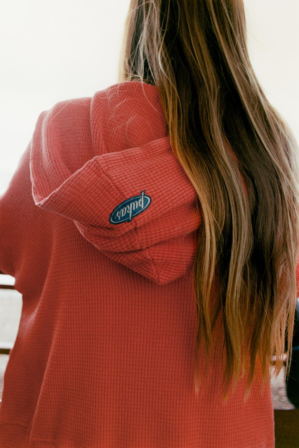 SUDADERA CROPPED WAFFLE PUKAS SURF / Rojo - Zara фото 7