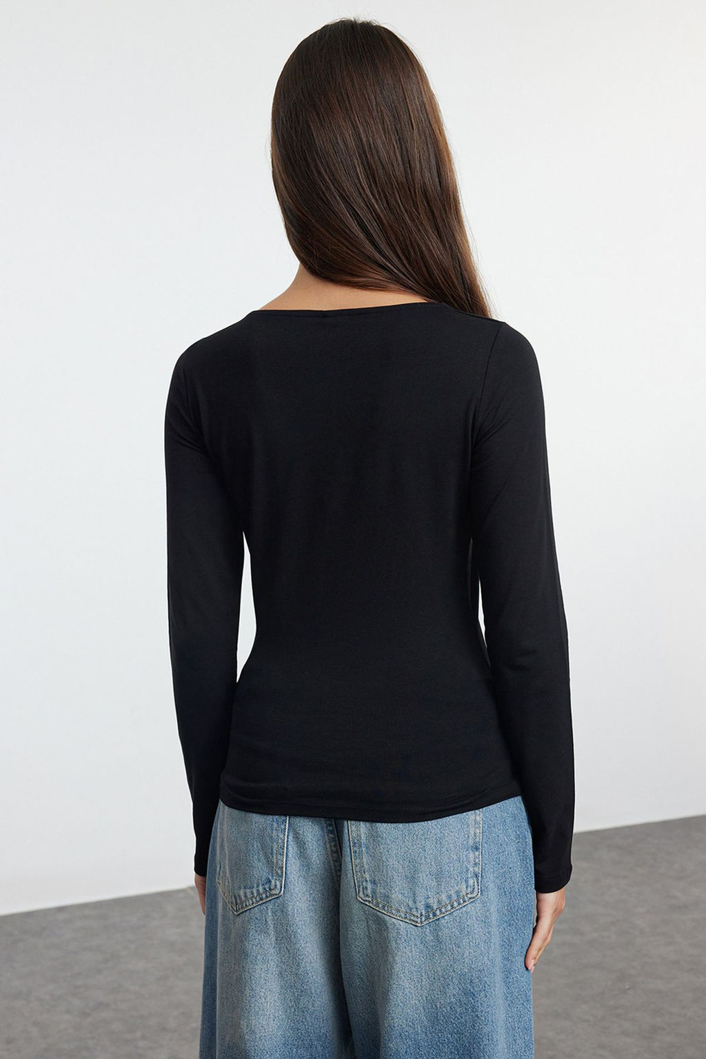 Siyah-Ekru Ikili Paket Kay?k Yaka Fitted/Vucuda Oturan Orme Bluz TWOAW25BZ00062