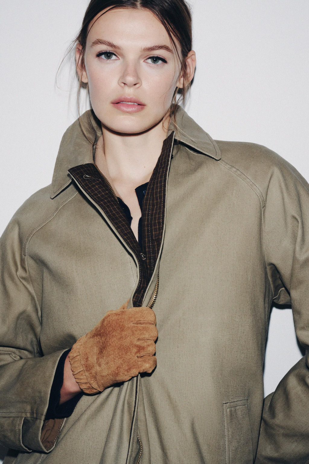 100% SUEDE LEATHER GATHERED GLOVES - Zara фото 2