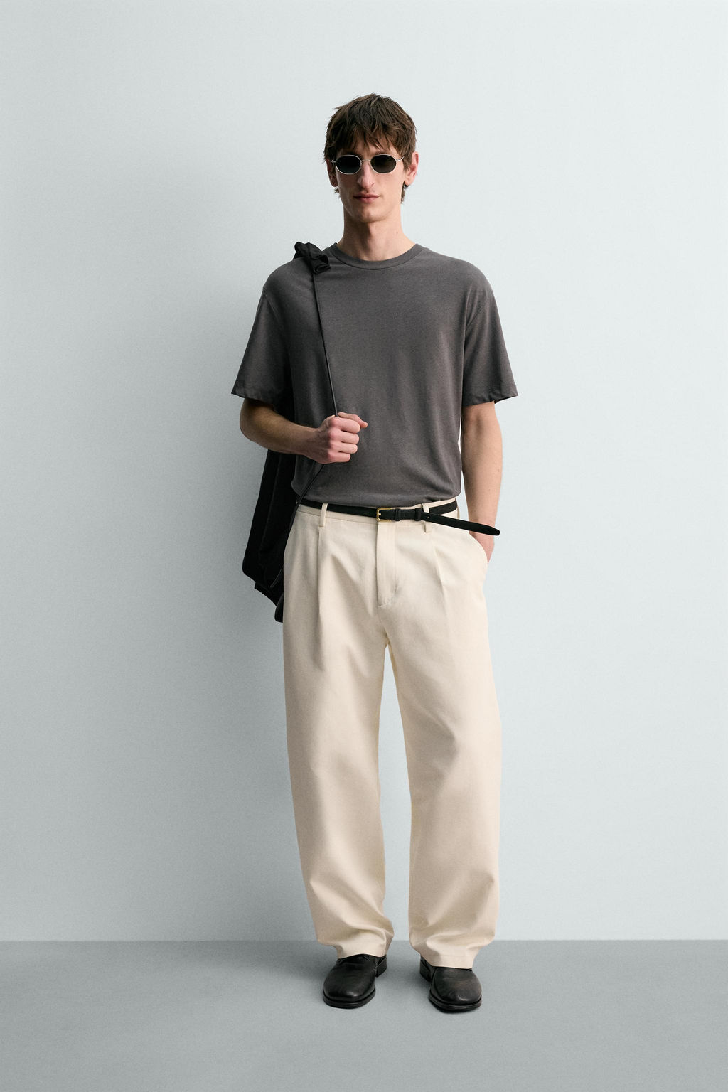 CAMISETA RELAXED FIT ALGOD?N - LINO / Gris oscuro