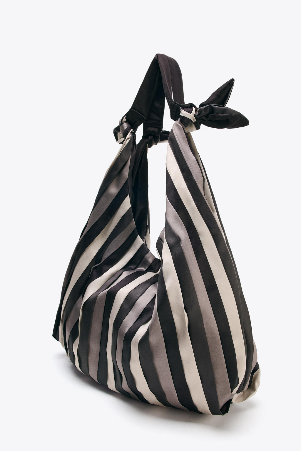 KNOTTED SATIN-EFFECT MAXI BUCKET BAG - Zara фото 4