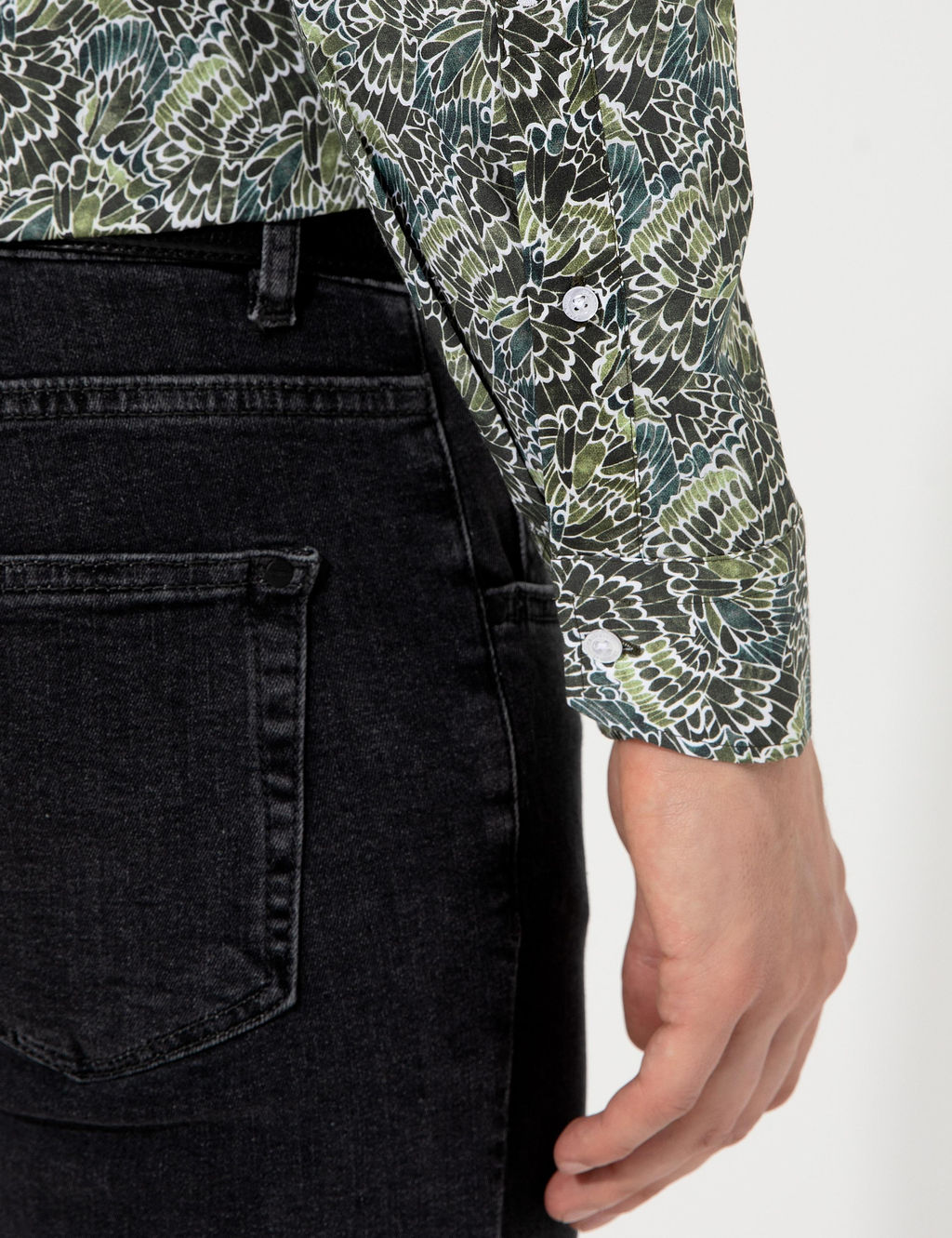 Рубашка приталенного кроя с длинным рукавом цвета хаки - Cacharel фото 7