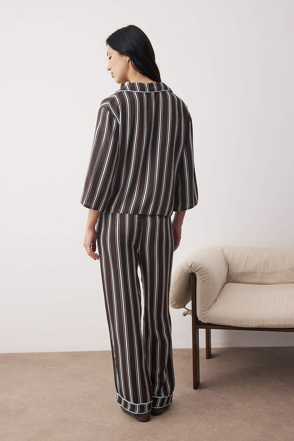 Kahverengi-Mavi Cizgili Biyeli Viskon Dokuma Pijama Tak?m? THMAW21PT0292