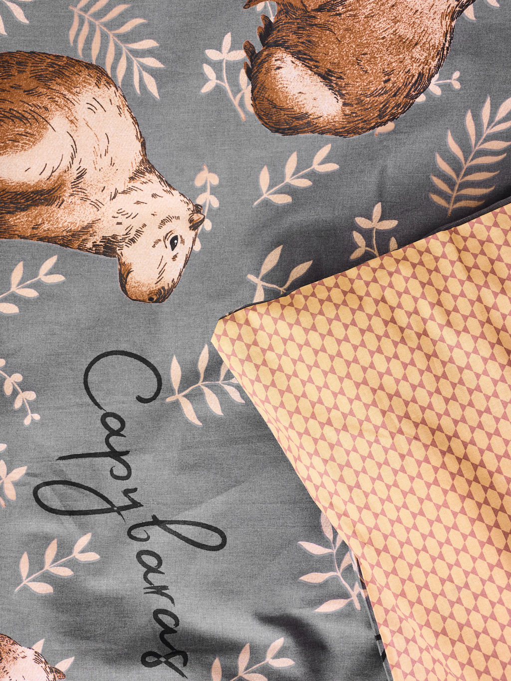 Постельное белье детское поплин с простыней на резинке - Капибары Детский