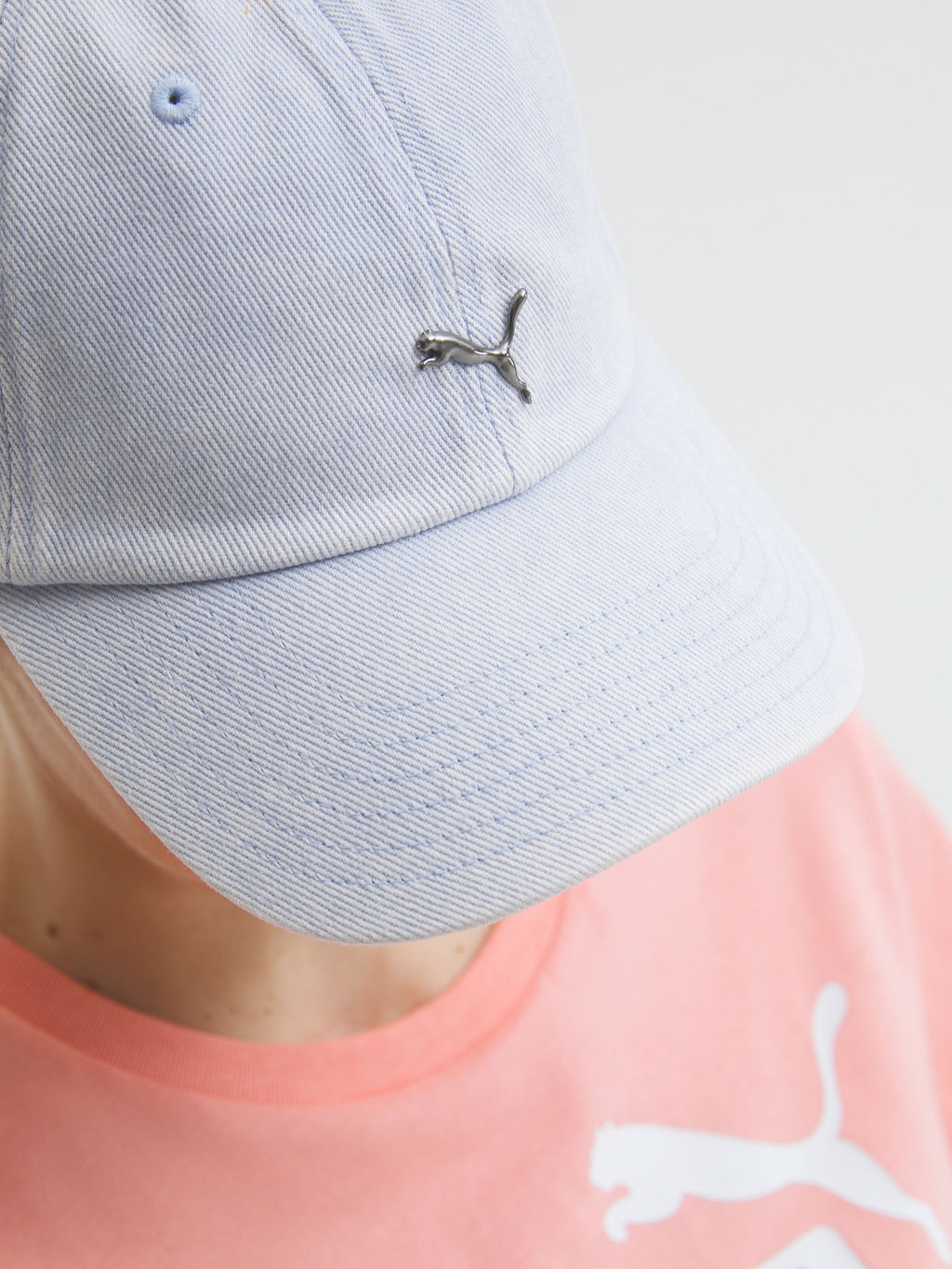 Бейсболка из денима PUMA WARDROBE ESS METAL Dad Cap Артикул 4300813, бледно-голубой