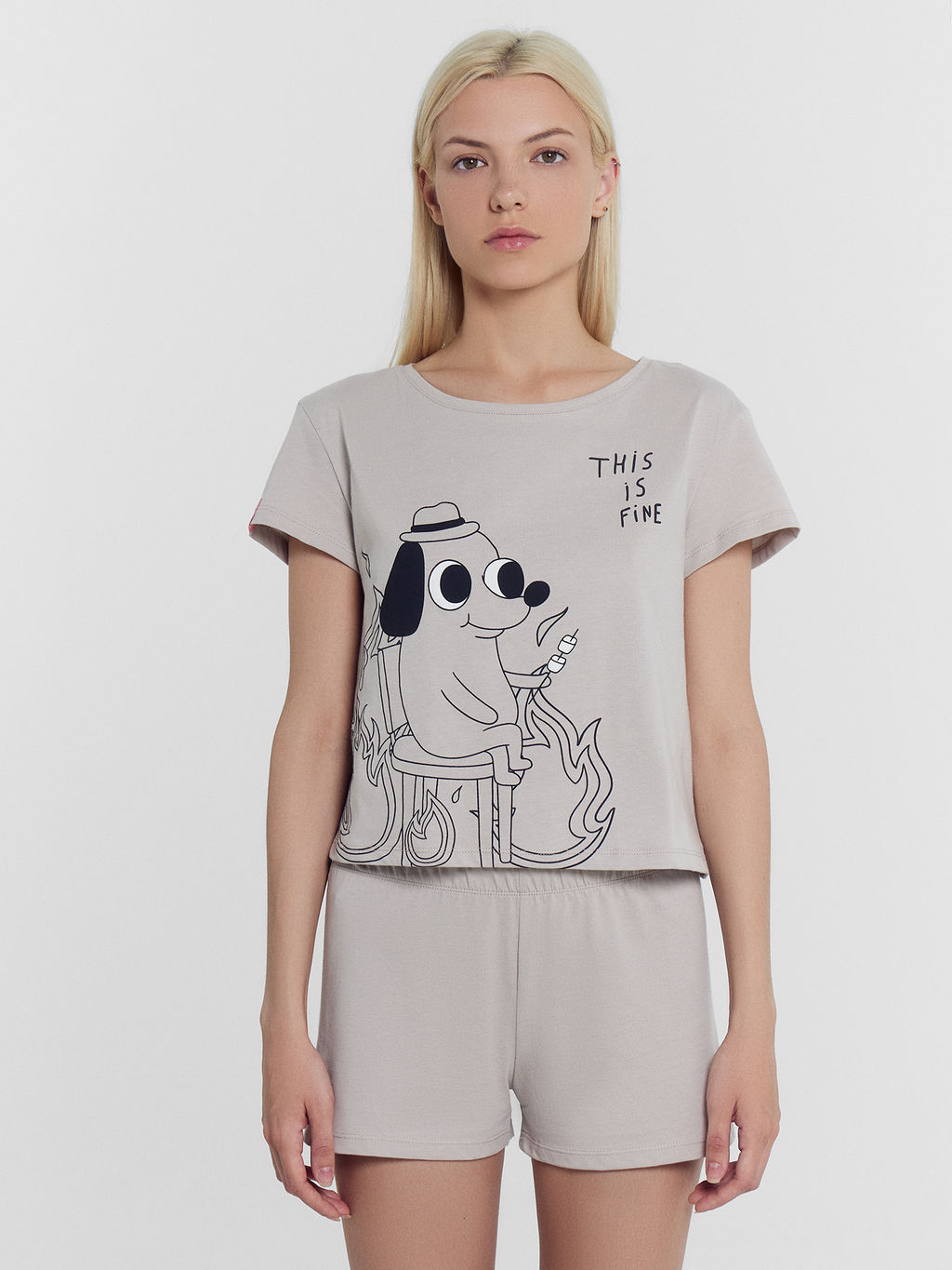 Комплект женский (джемпер, шорты) серый с печатью - Mark formelle фото 2