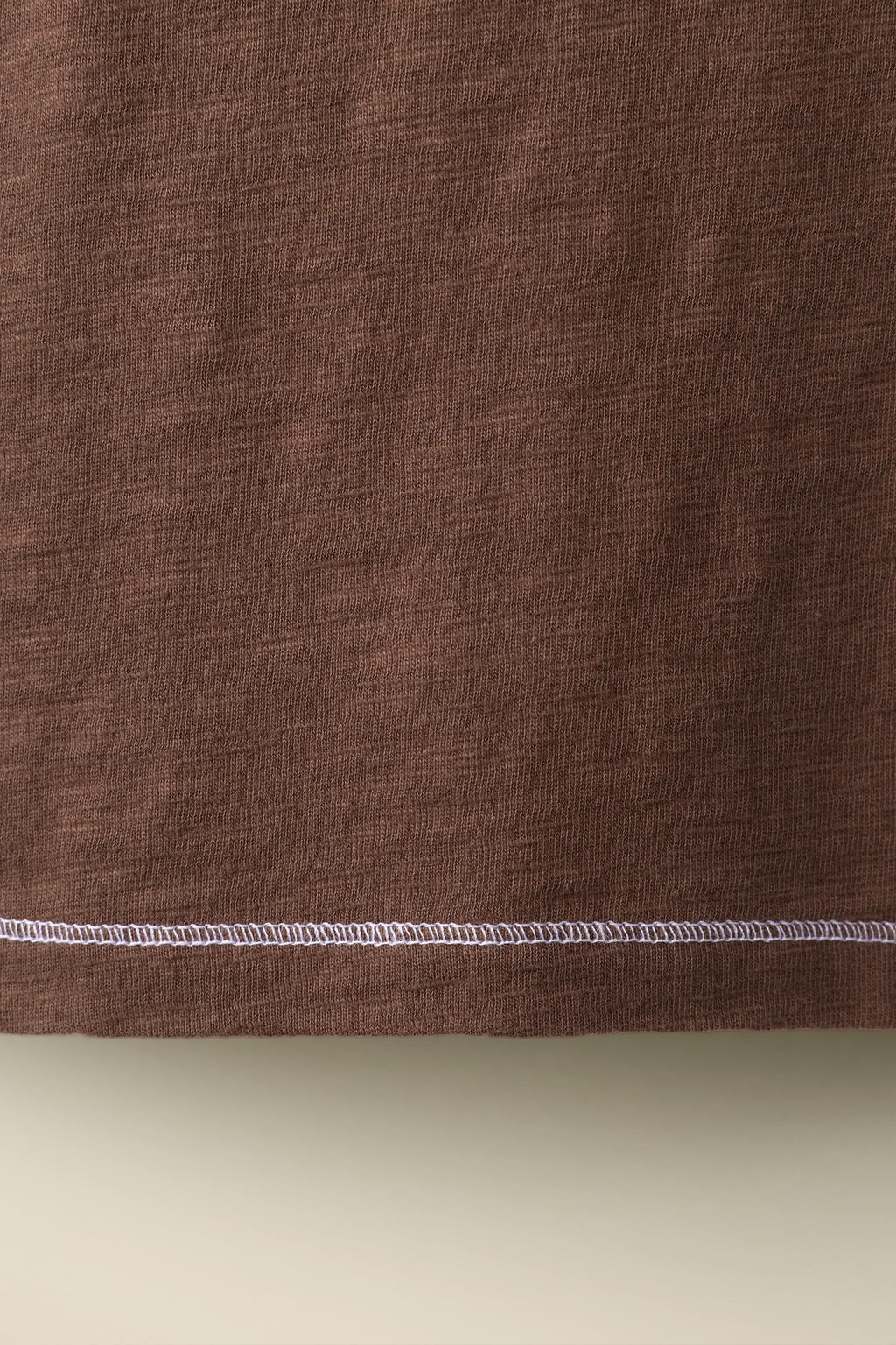 CAMISETA PESPUNTES CREATED BY CARAMEL LONDON X ZARA / Marr?n