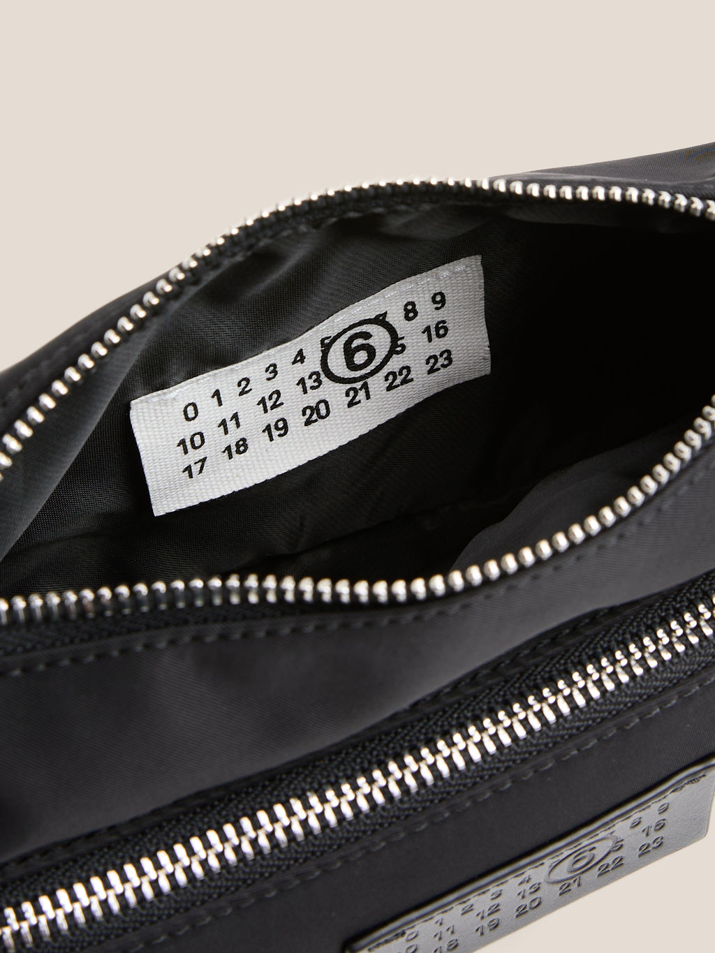 Сумка через плечо MM6 MAISON MARGIELA NYLON POCKETS CROSSBODY BAG Артикул 4663222, черный  фото 4